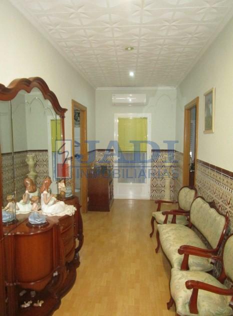 For sale of house in Valdepeñas