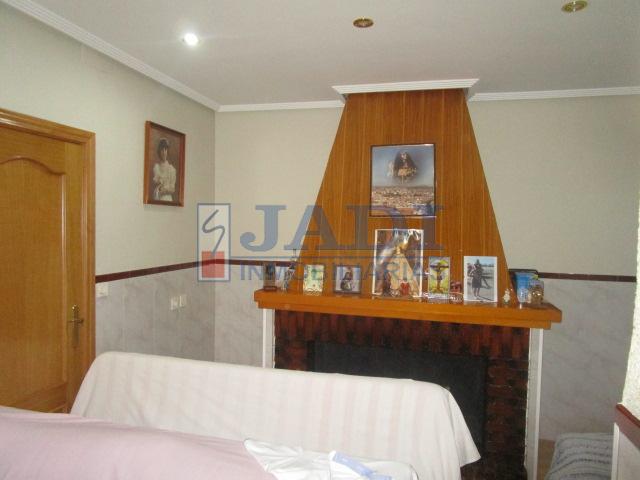 For sale of house in Valdepeñas