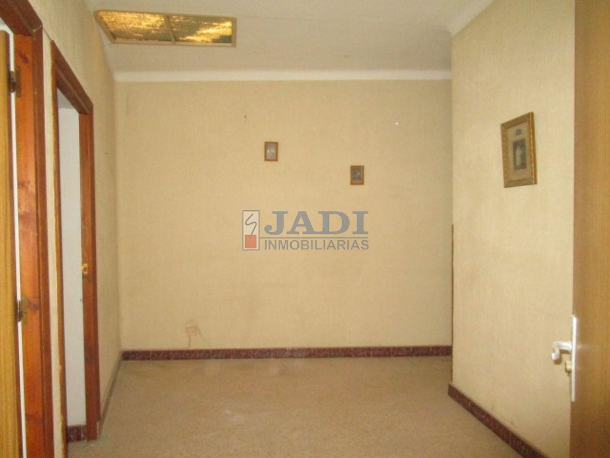 For sale of house in Valdepeñas