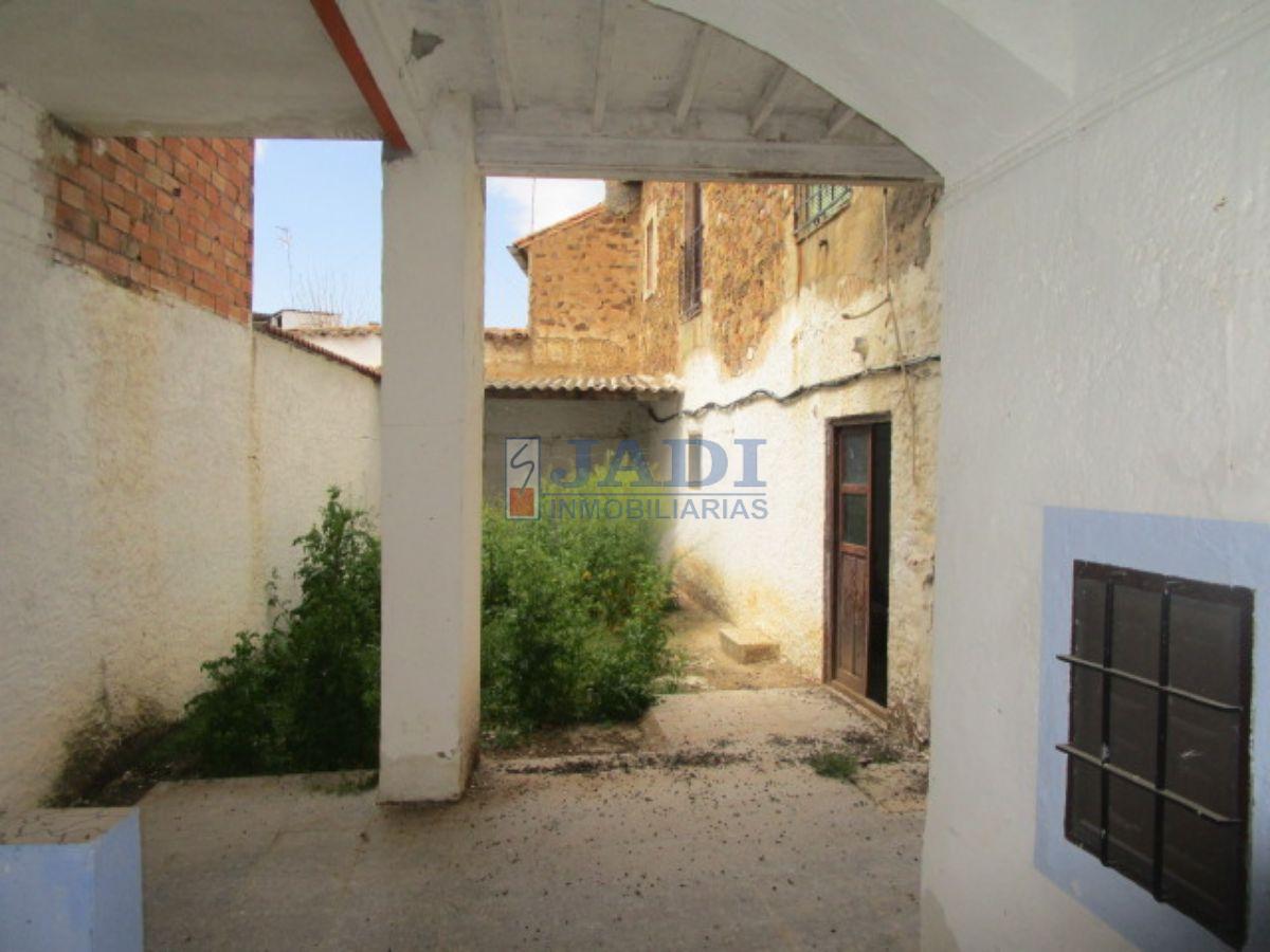 For sale of house in Viso del Marqués