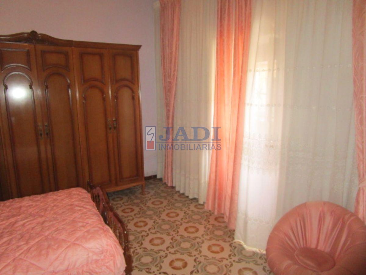 For sale of house in Valdepeñas