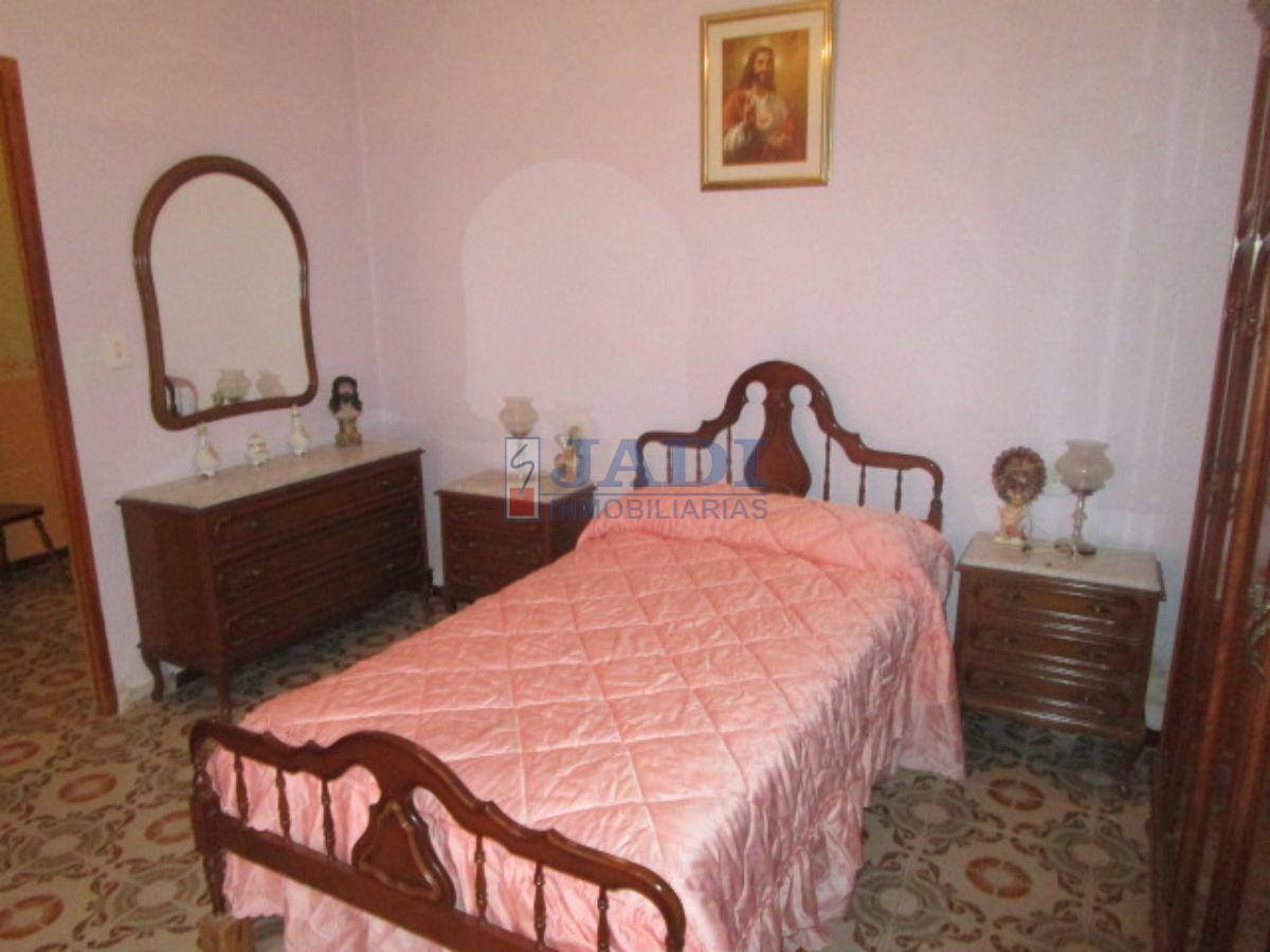 For sale of house in Valdepeñas