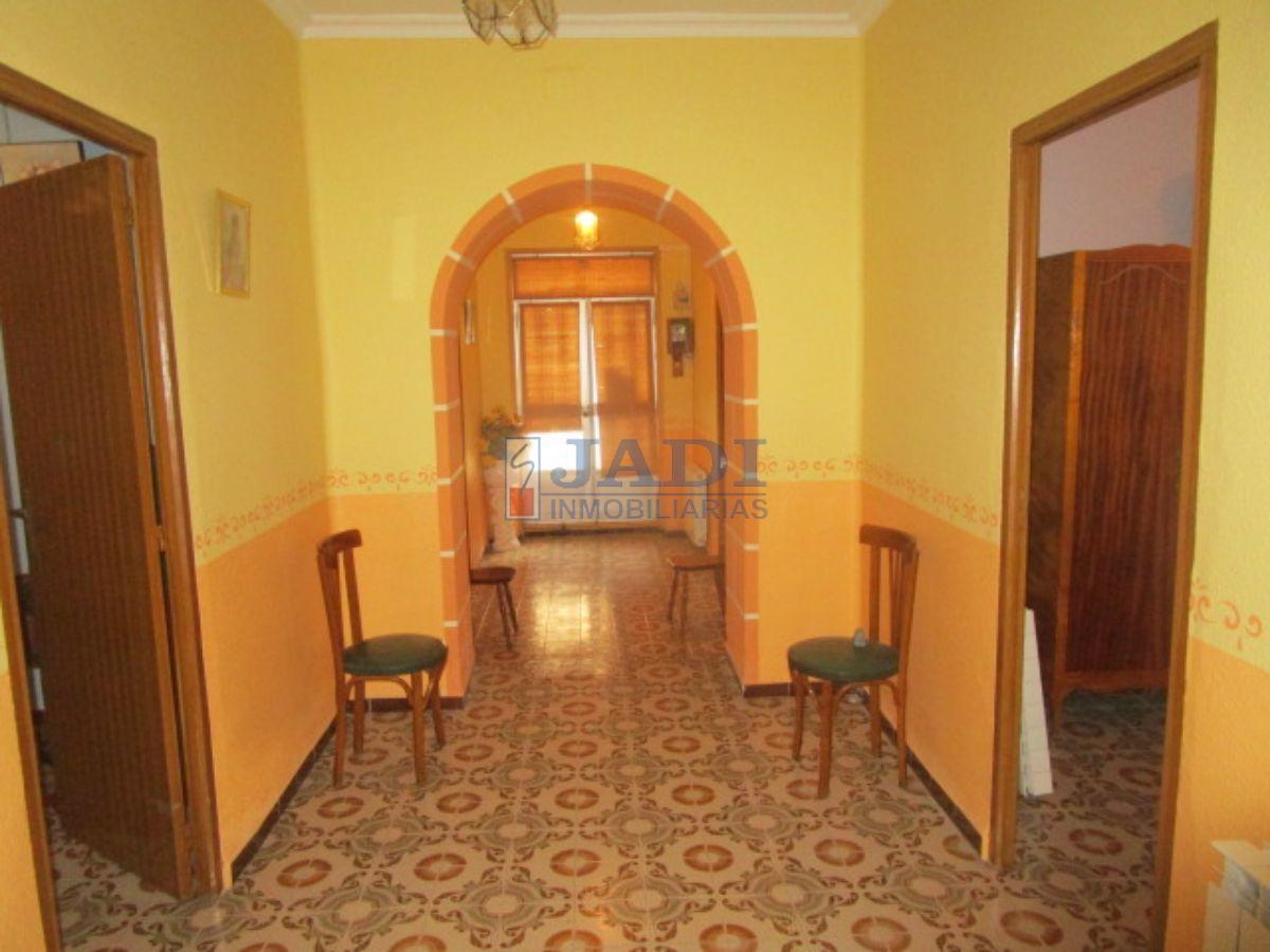 For sale of house in Valdepeñas