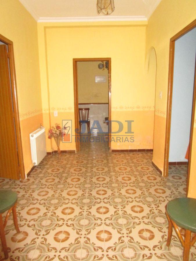 For sale of house in Valdepeñas