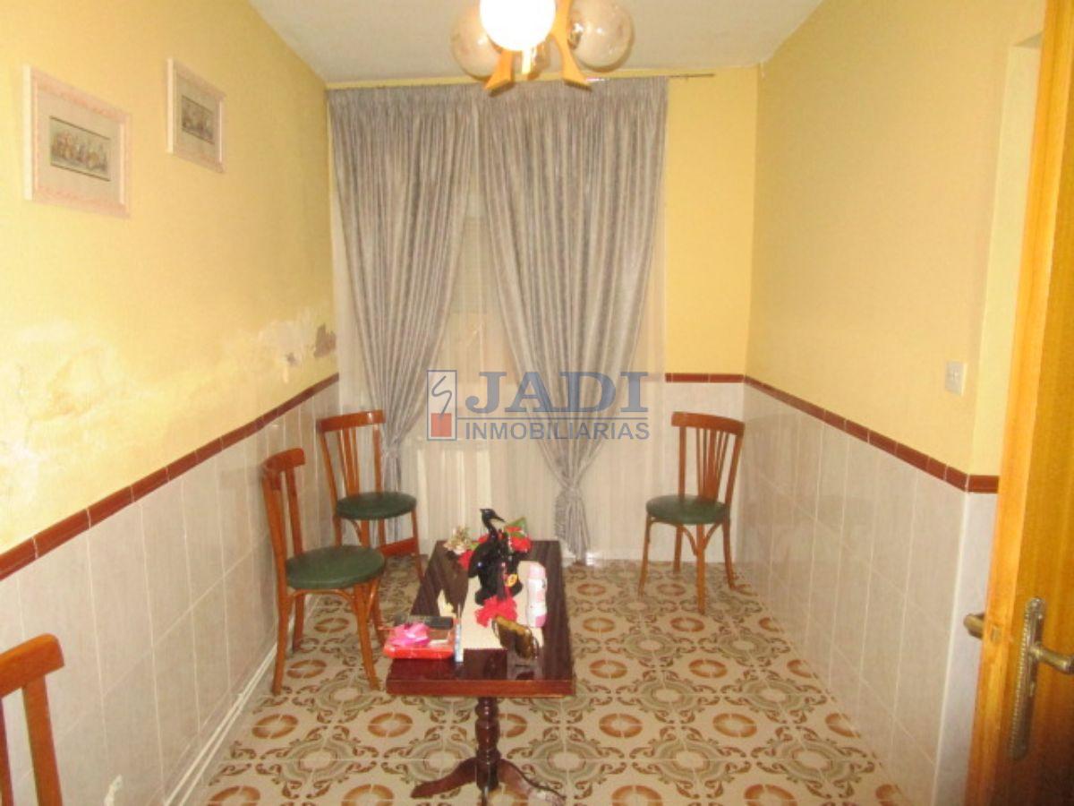 For sale of house in Valdepeñas