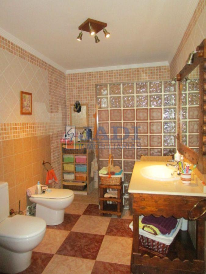 For sale of house in Valdepeñas