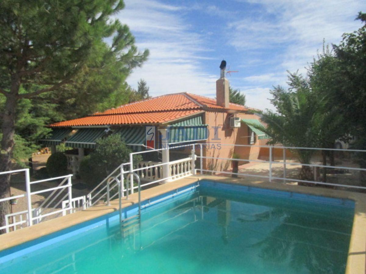 For sale of house in Valdepeñas