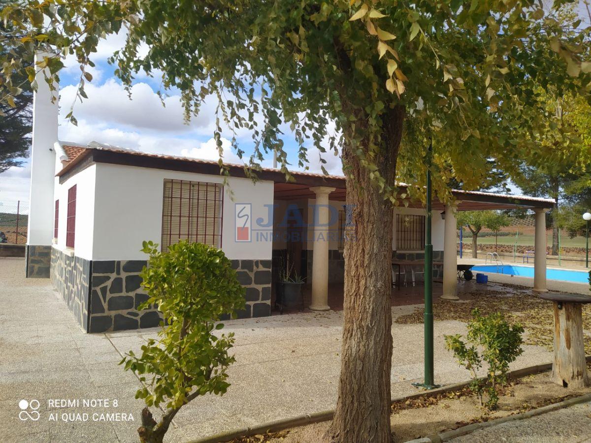 Venta de casa en Valdepeñas