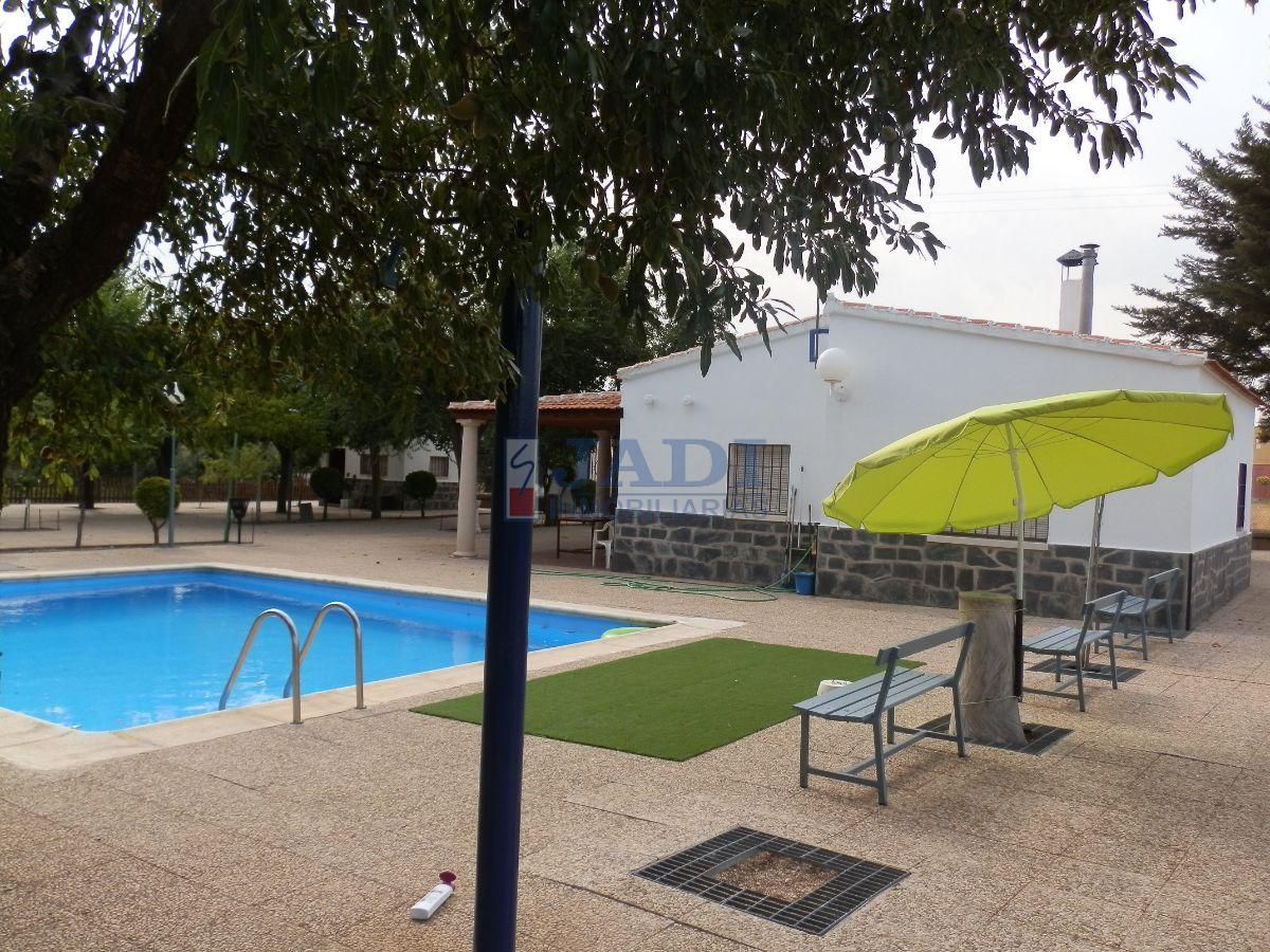 For sale of house in Valdepeñas