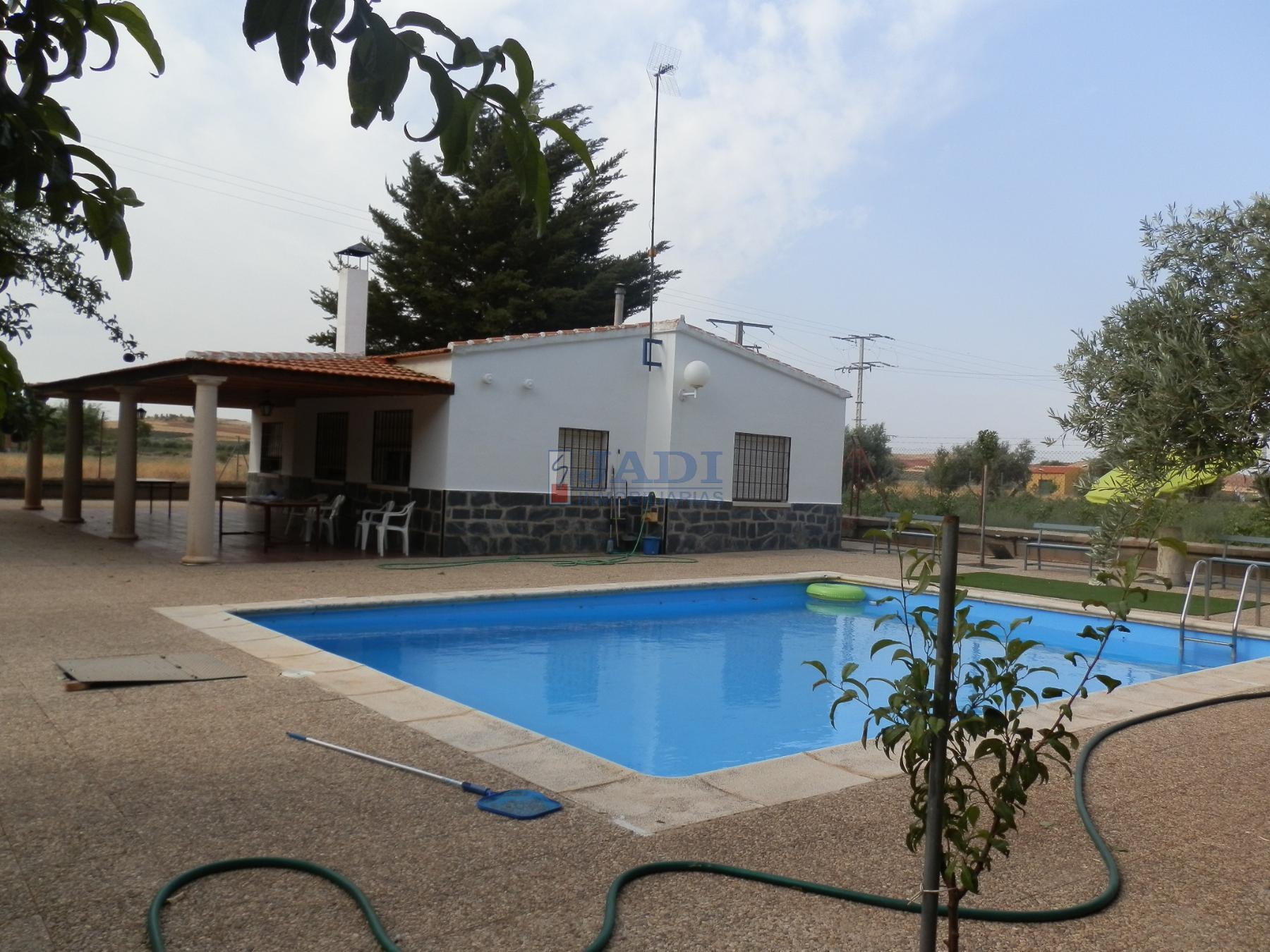 For sale of house in Valdepeñas