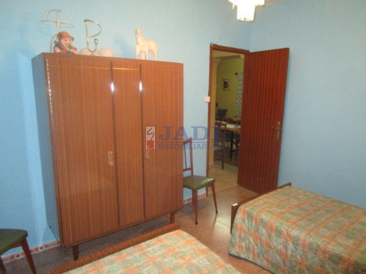 For sale of house in Valdepeñas