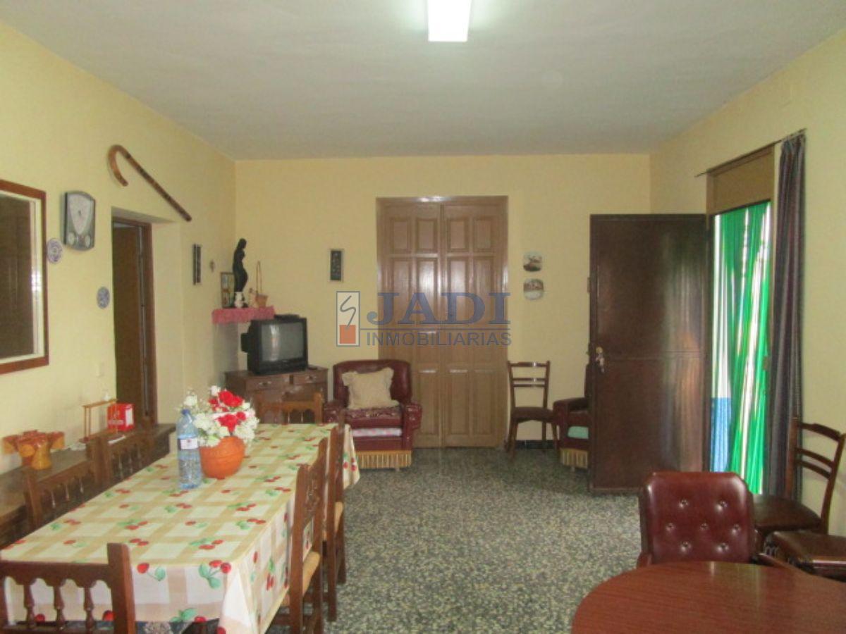 For sale of house in Valdepeñas