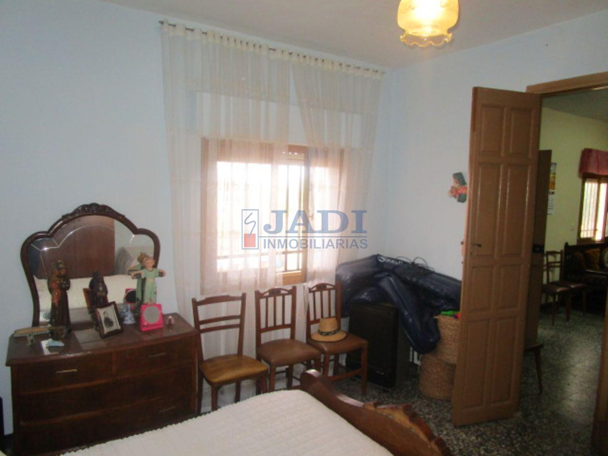 For sale of house in Valdepeñas