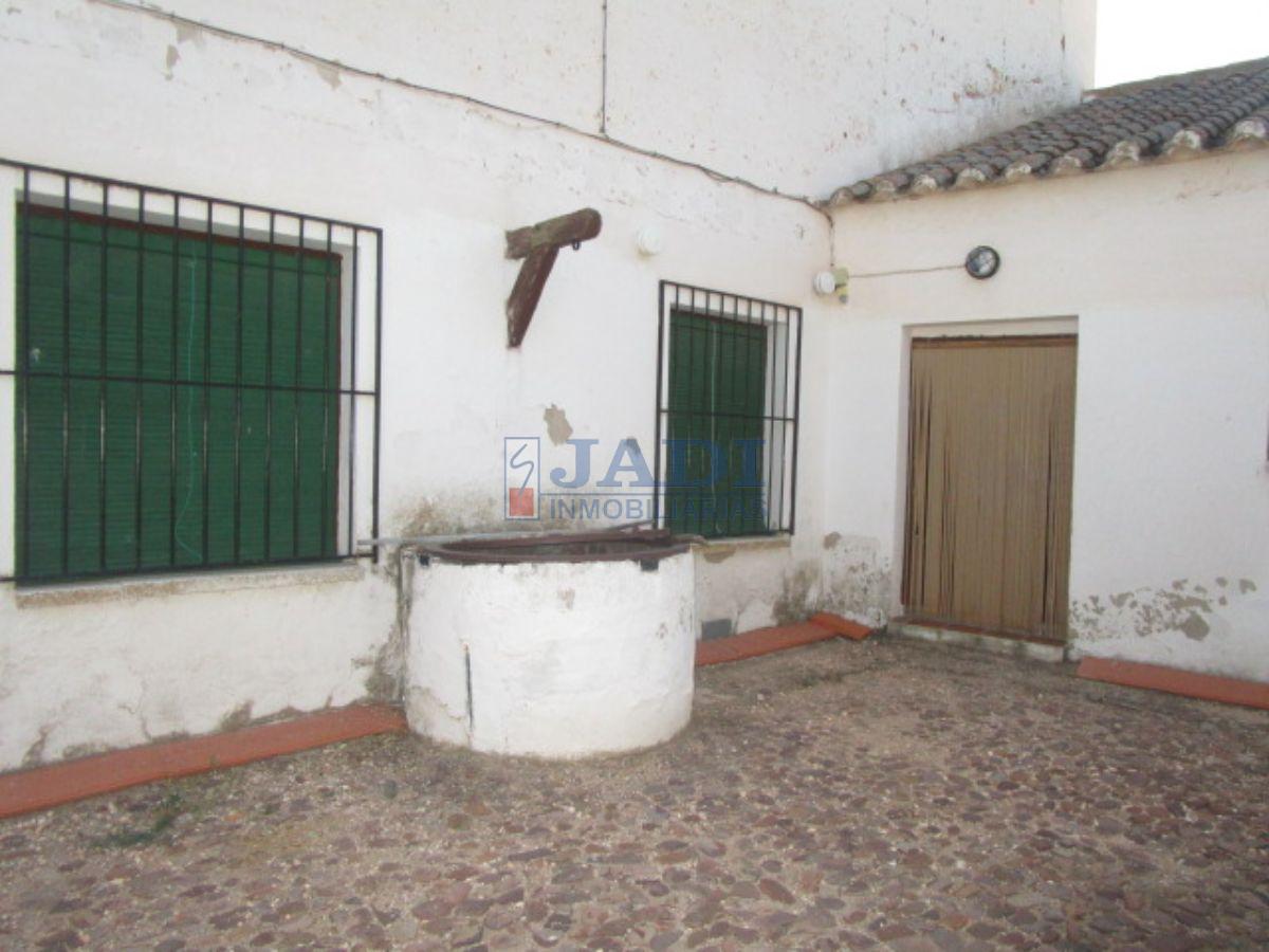 For sale of house in Valdepeñas