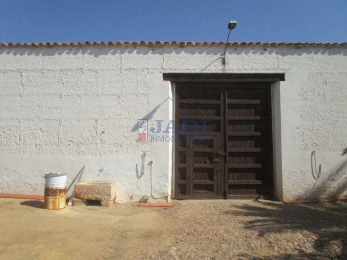 For sale of house in Valdepeñas