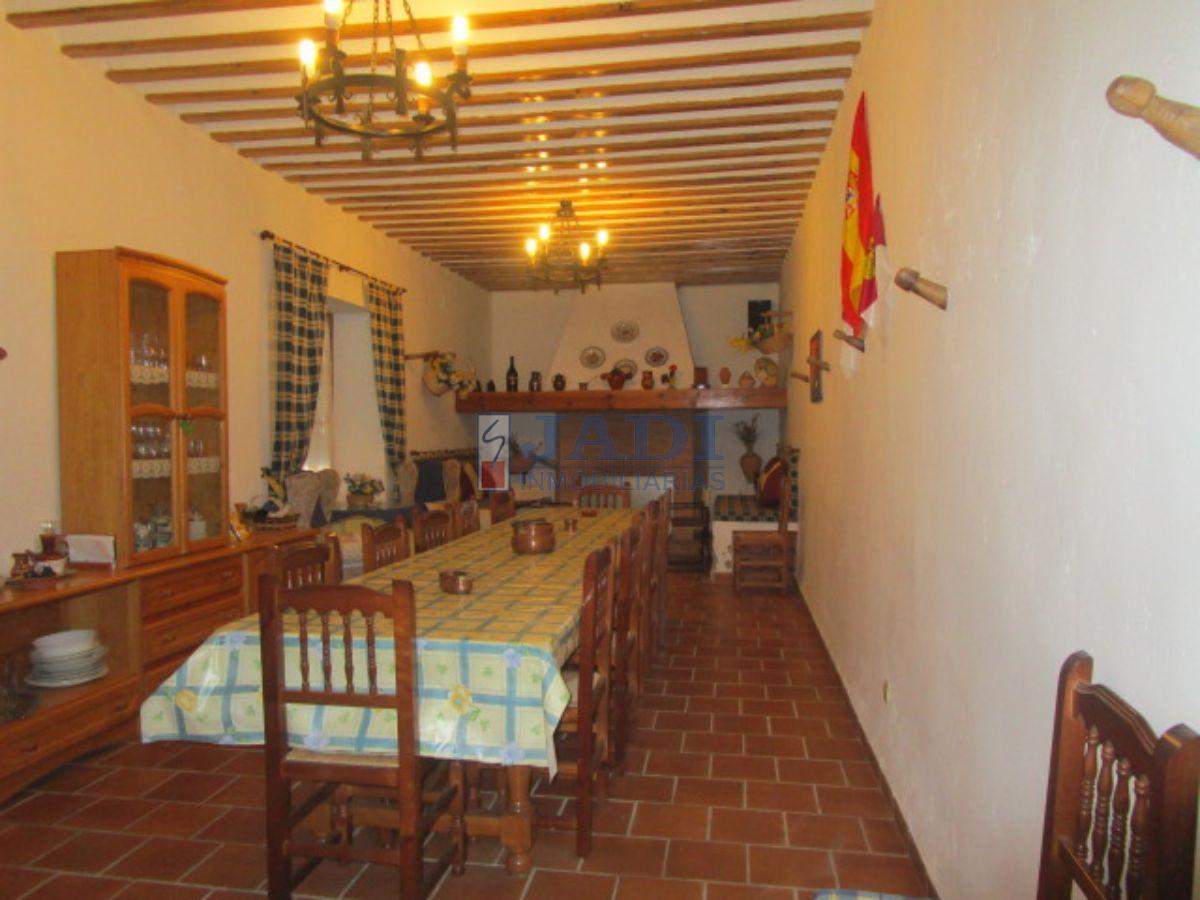 For sale of house in Valdepeñas