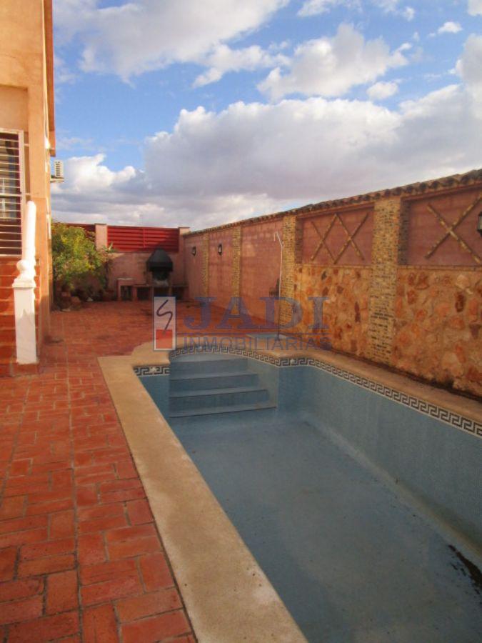 Venta de chalet en Valdepeñas