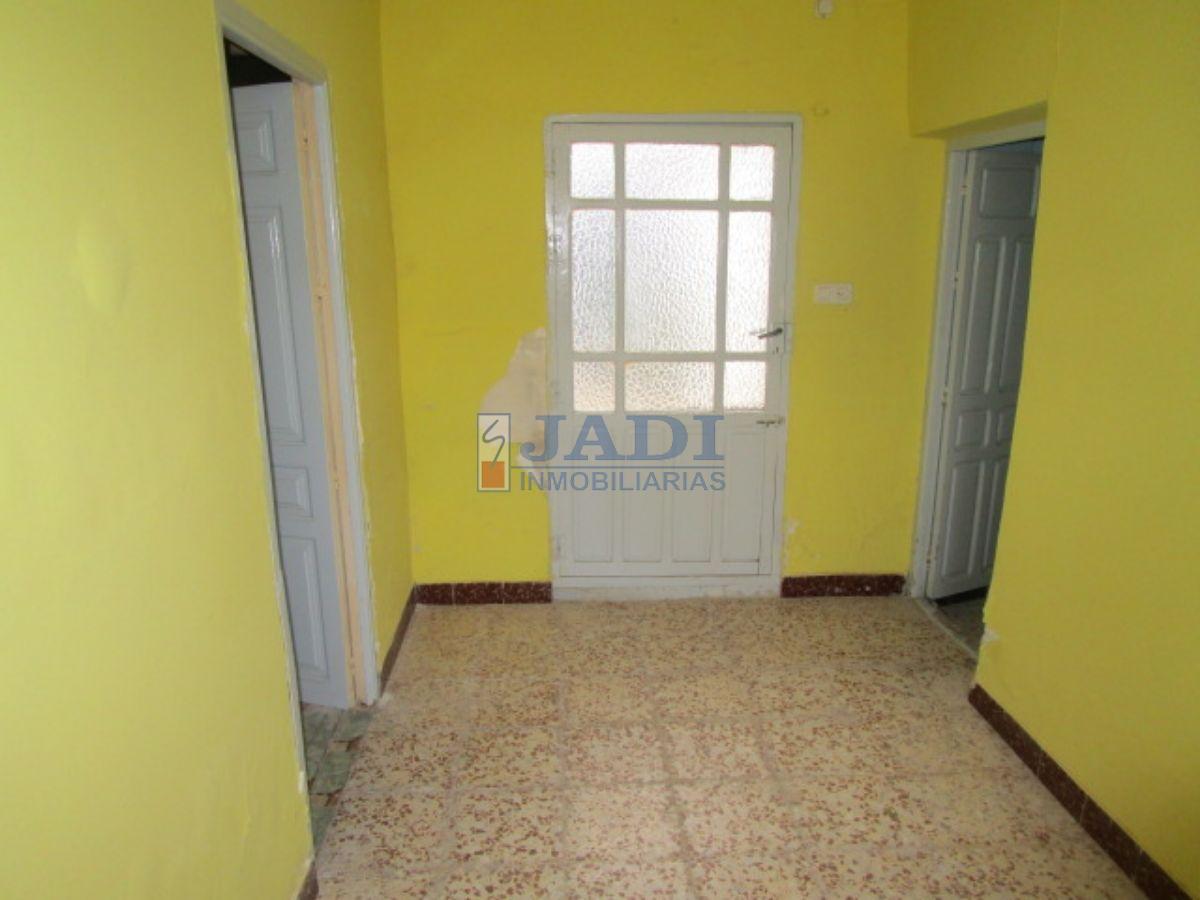 For sale of house in Valdepeñas