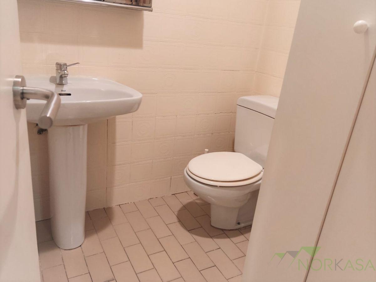 For rent of office in Oviedo