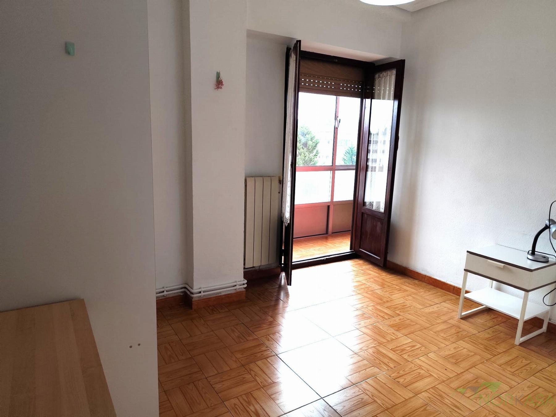 For rent of flat in Oviedo
