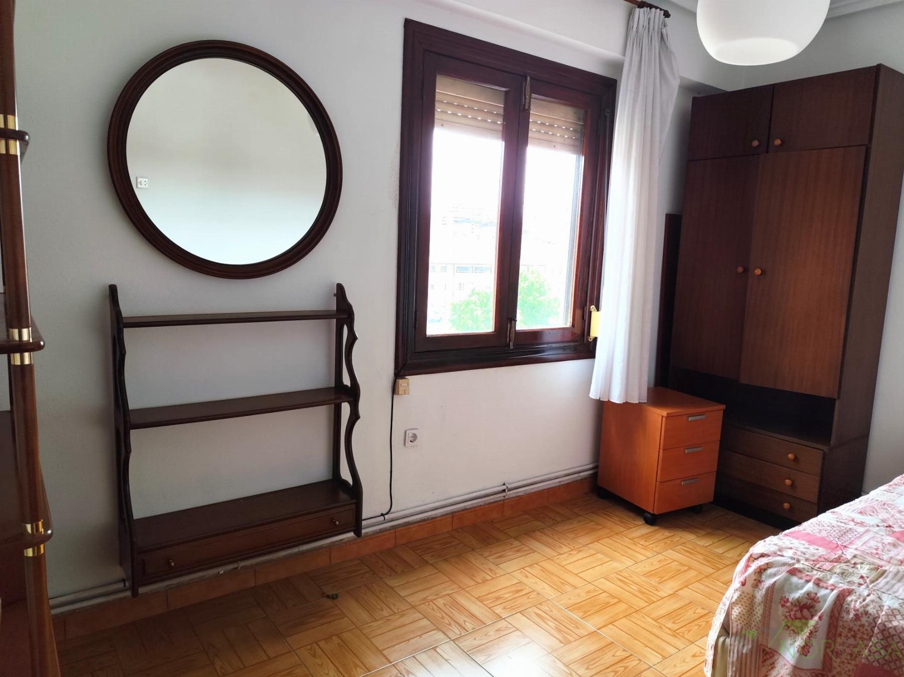 For rent of flat in Oviedo