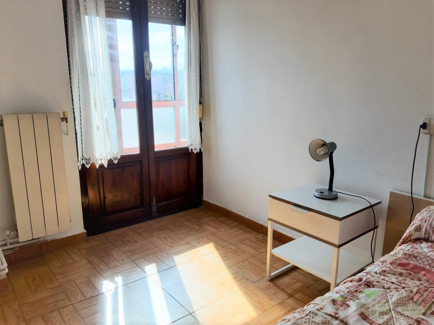 For rent of flat in Oviedo