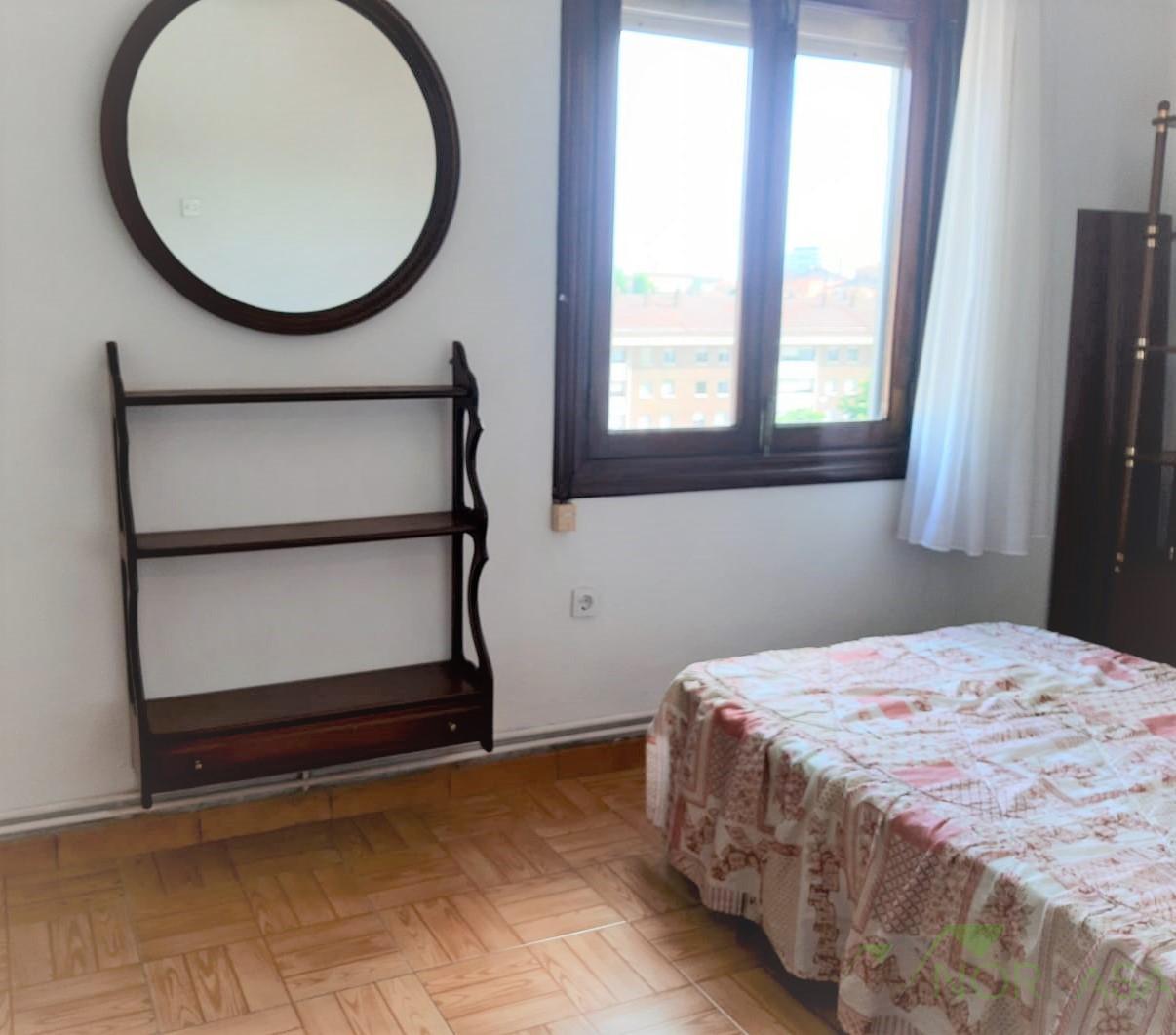 For rent of flat in Oviedo
