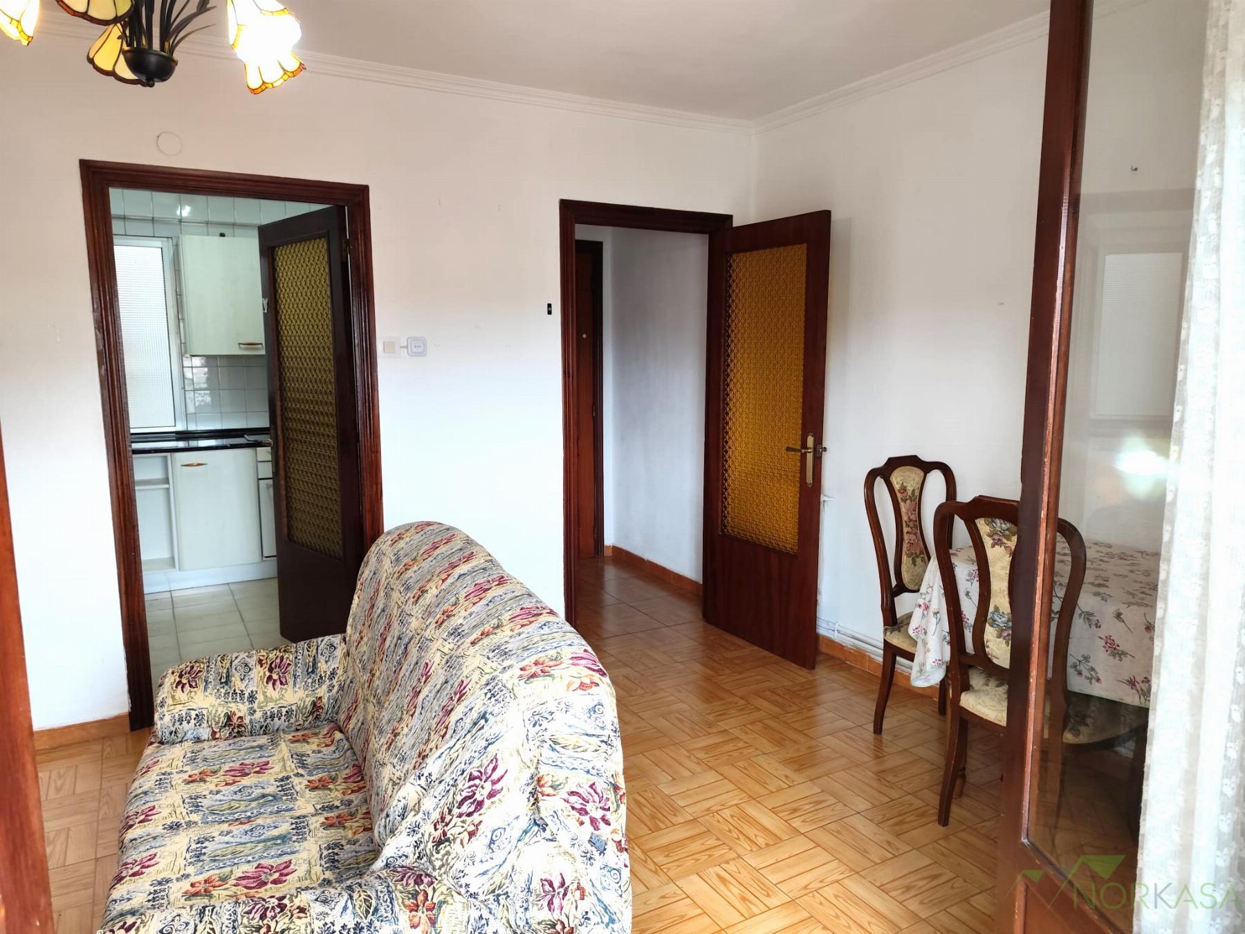 For rent of flat in Oviedo