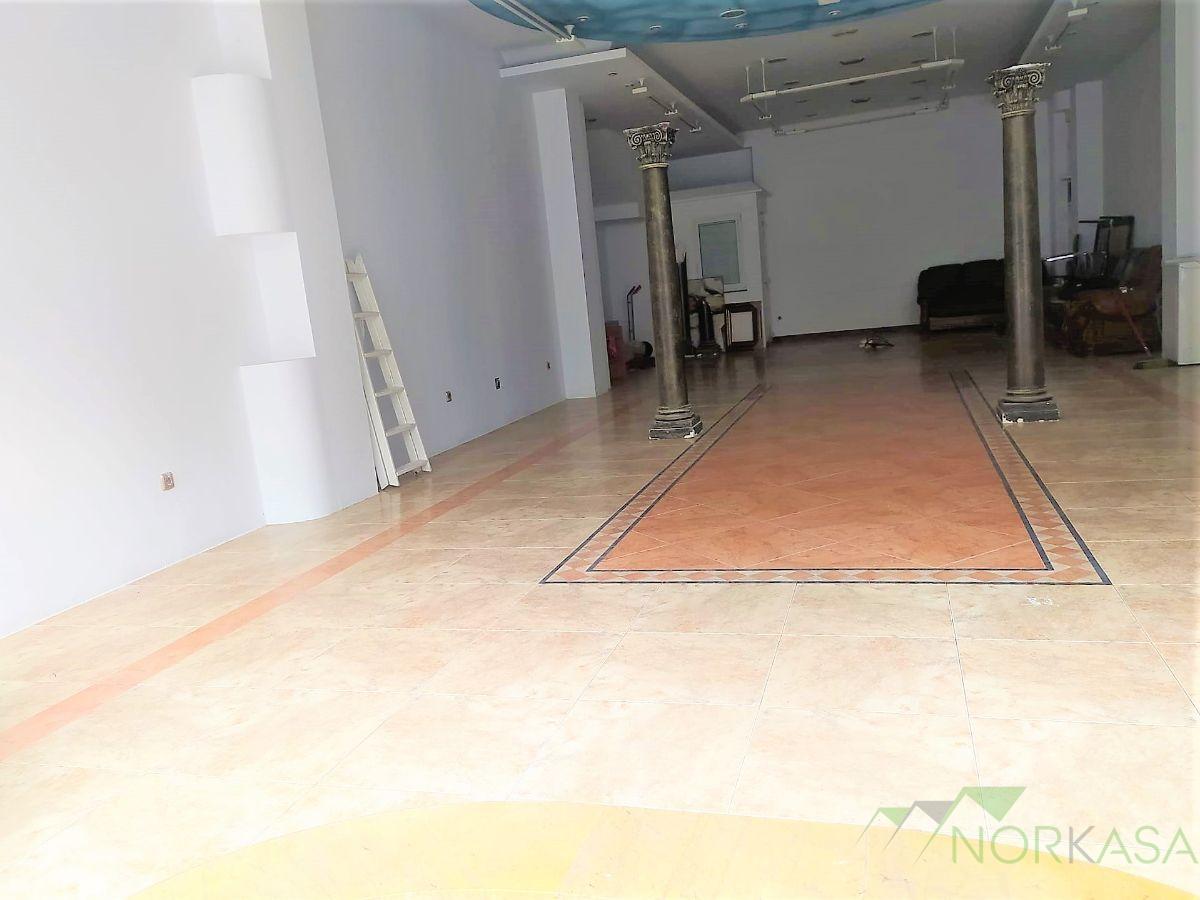 For rent of commercial in Oviedo