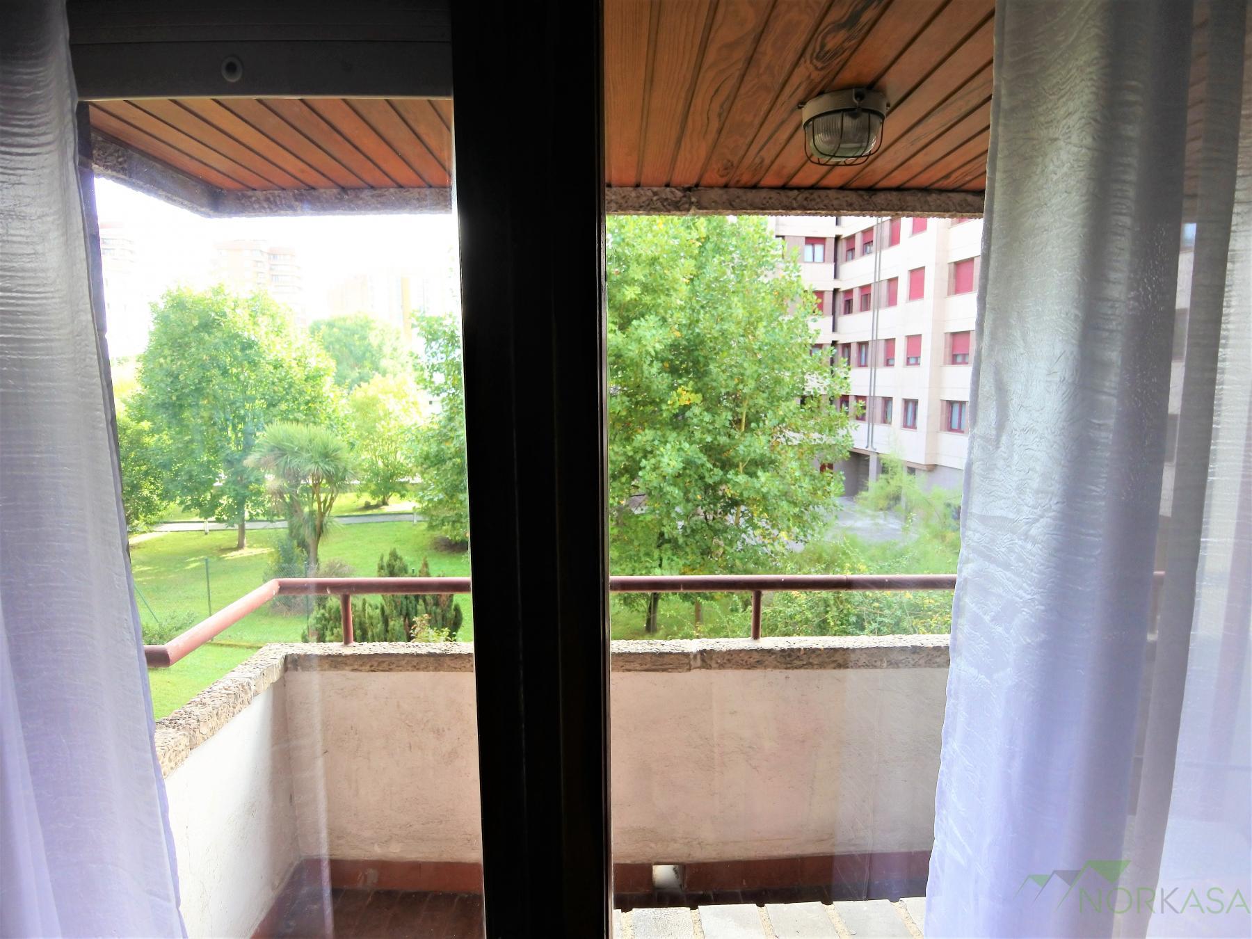 For rent of flat in Oviedo