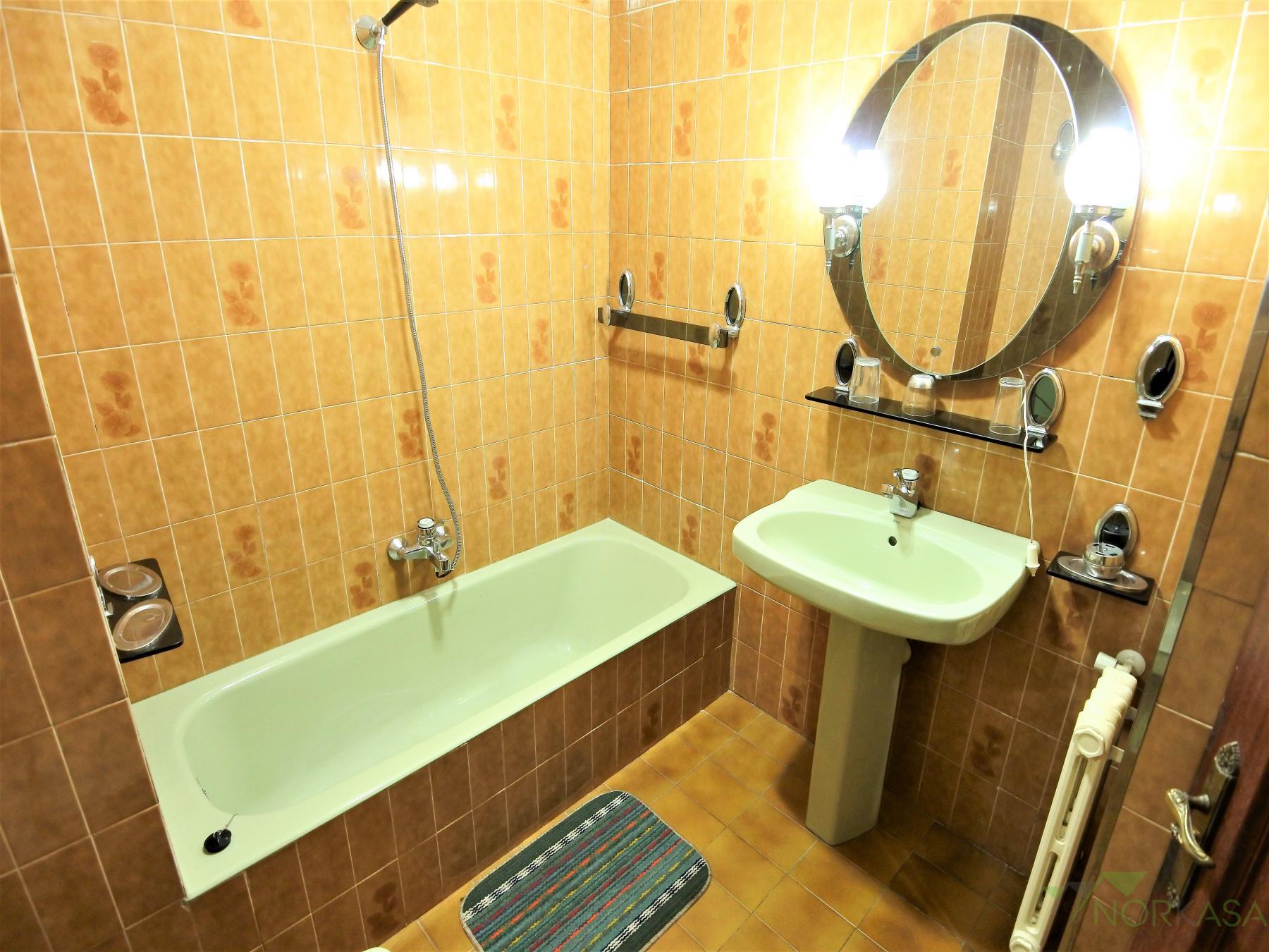 For rent of flat in Oviedo
