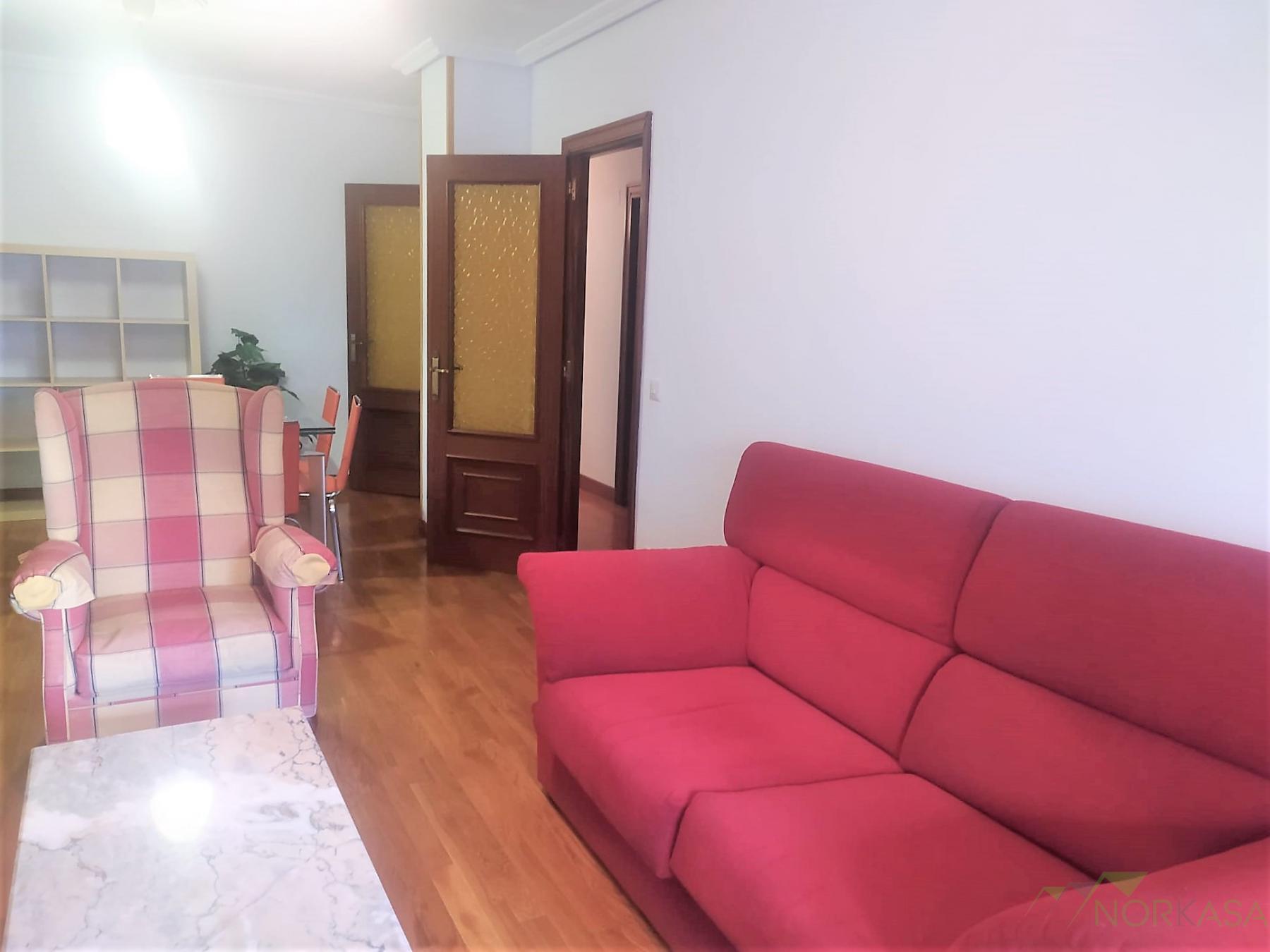 For rent of flat in Oviedo