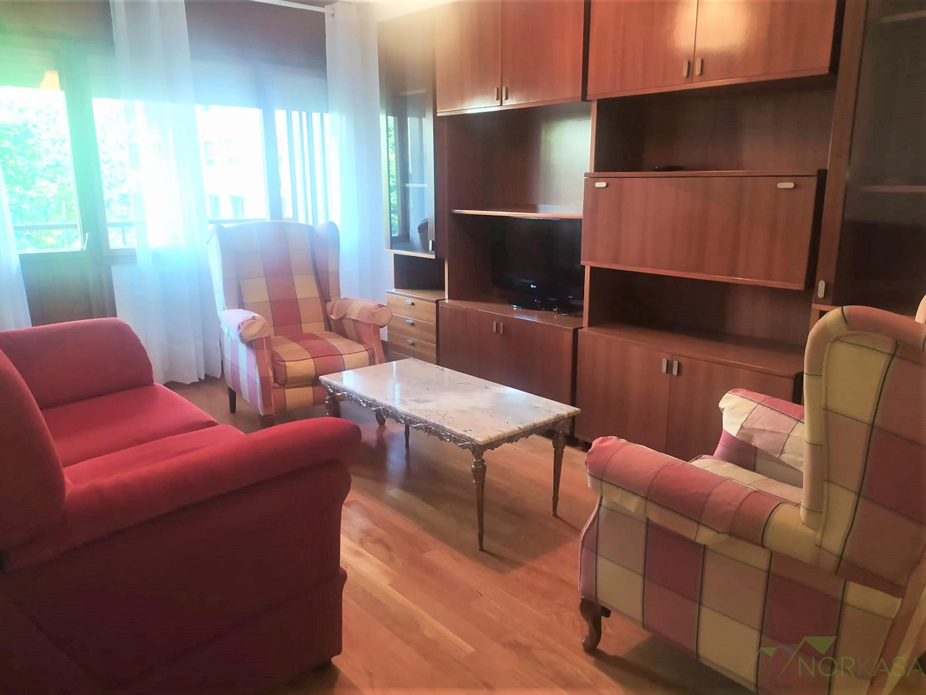 For rent of flat in Oviedo