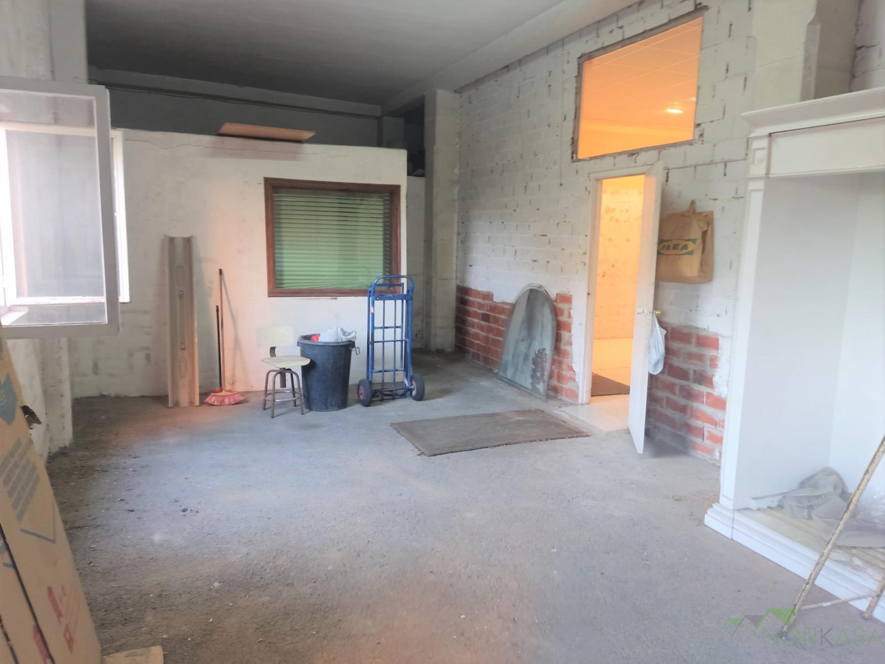 For rent of commercial in Oviedo