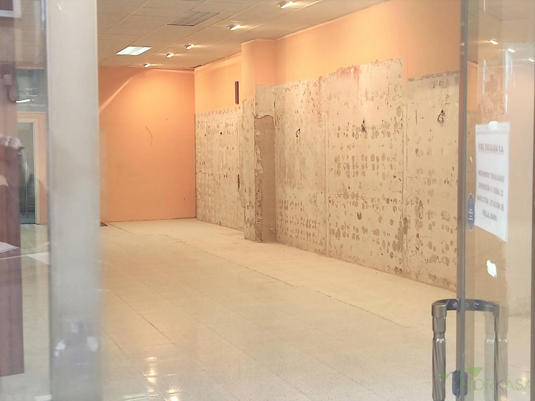 For rent of commercial in Oviedo