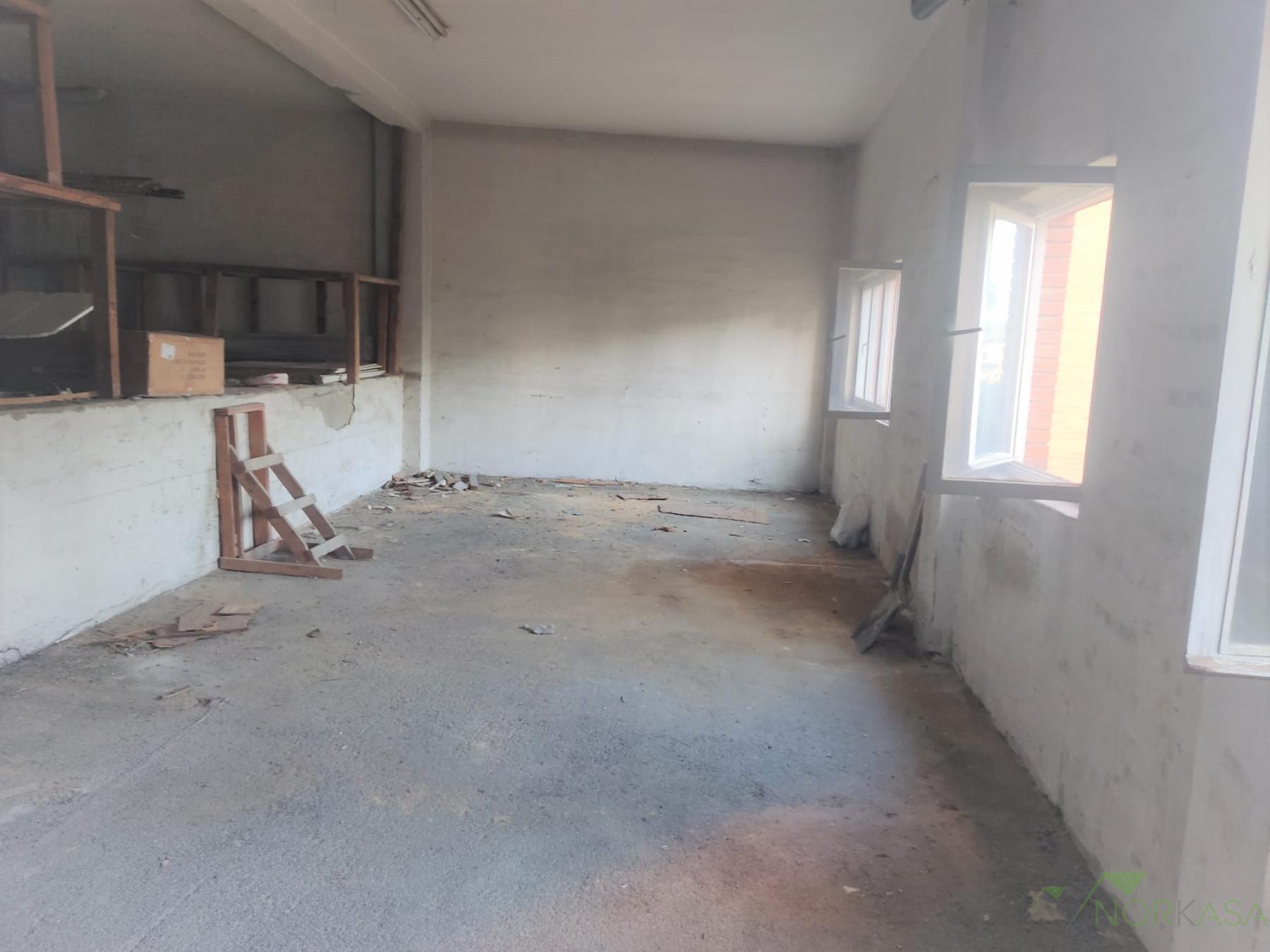 For rent of commercial in Oviedo