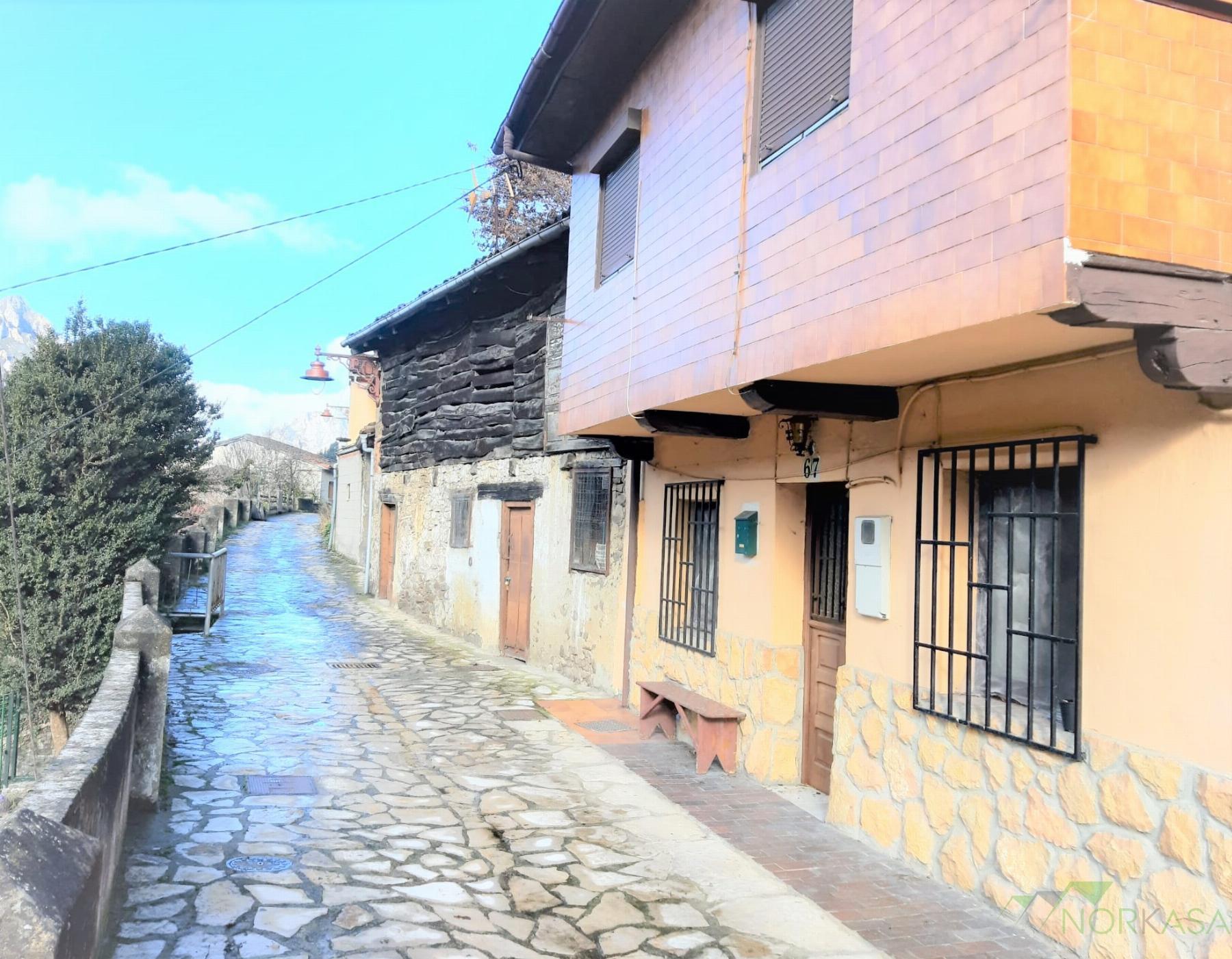 For sale of house in Quirós