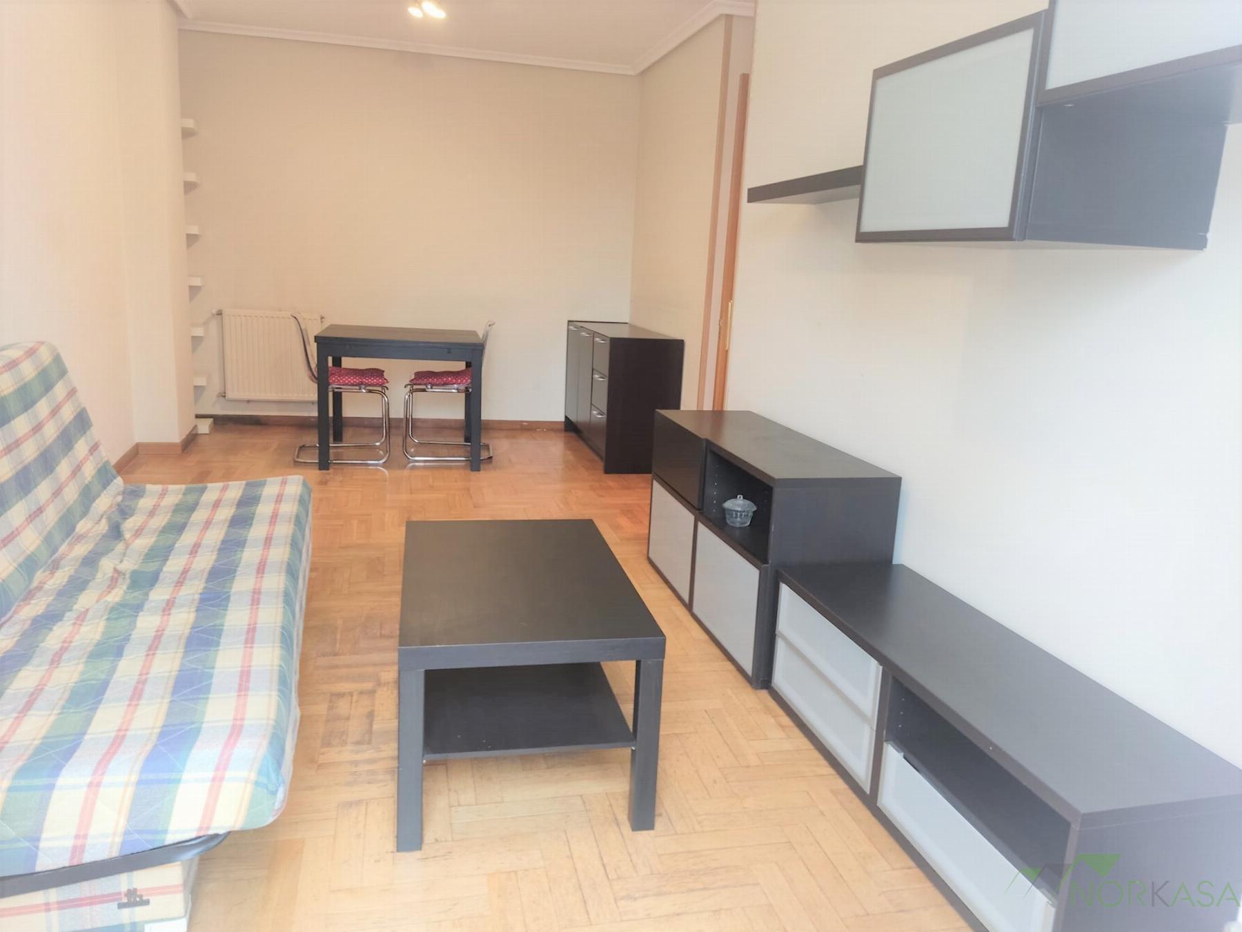 For rent of flat in Oviedo