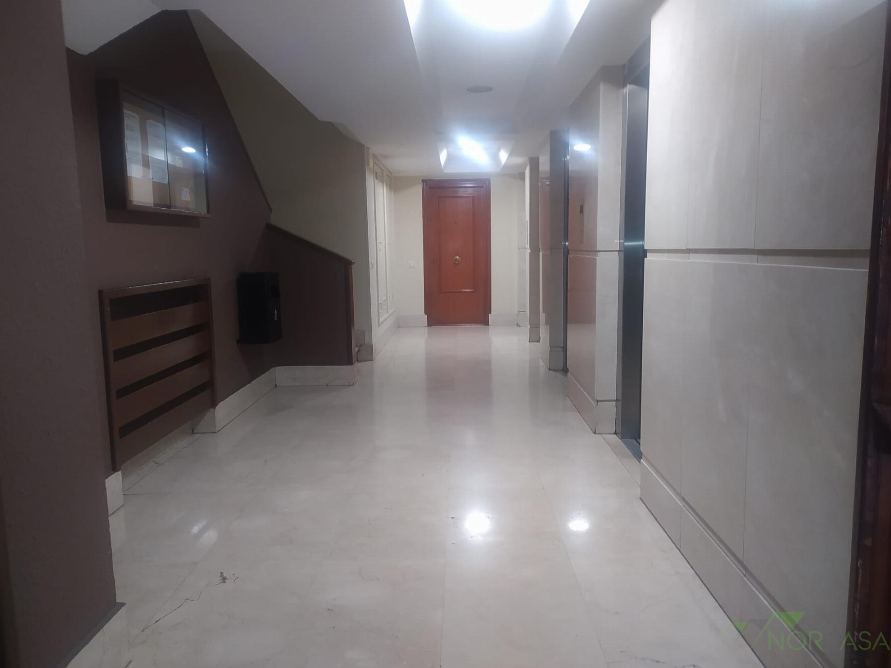 For sale of apartment in Oviedo