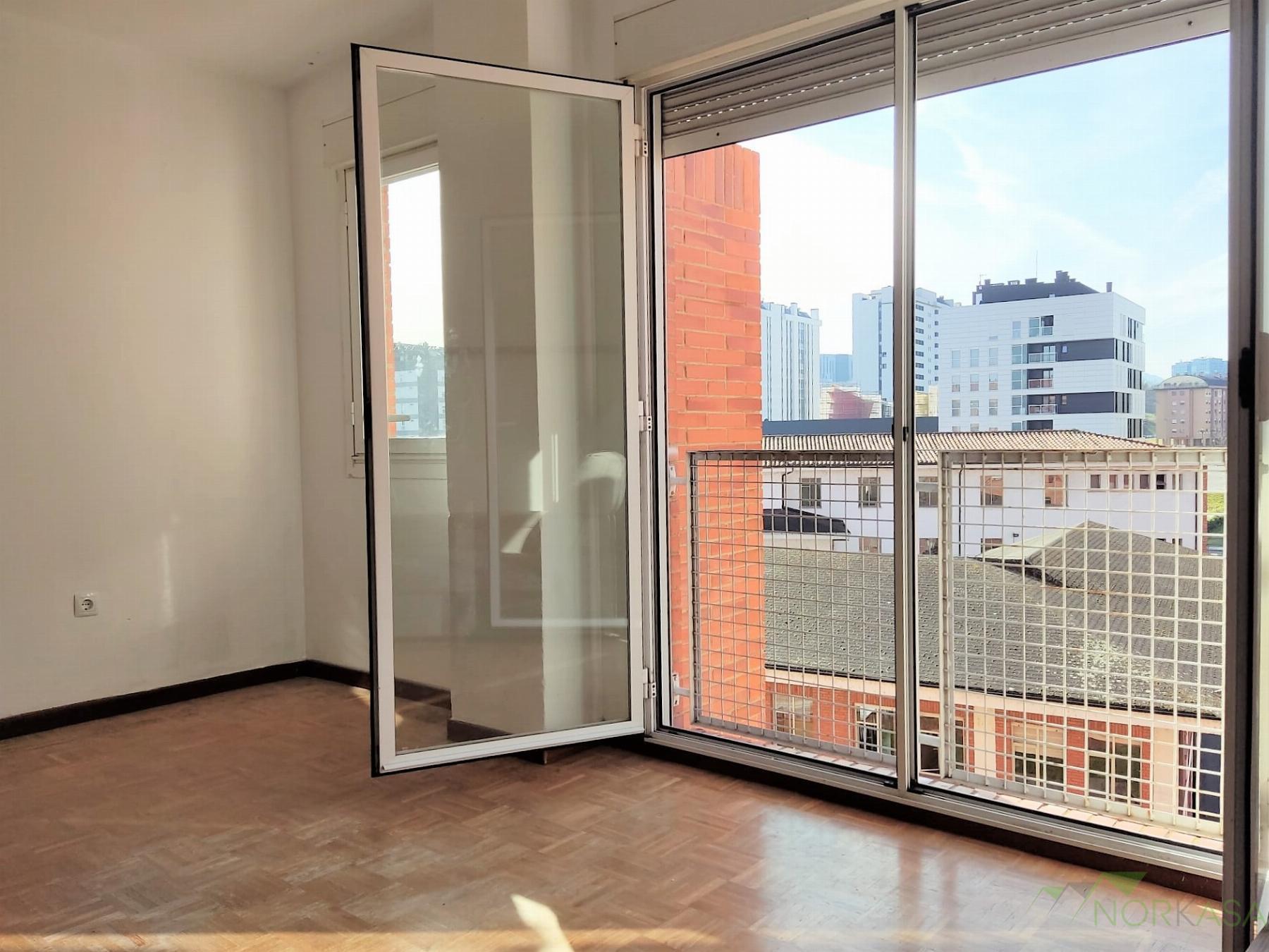 For sale of flat in Oviedo