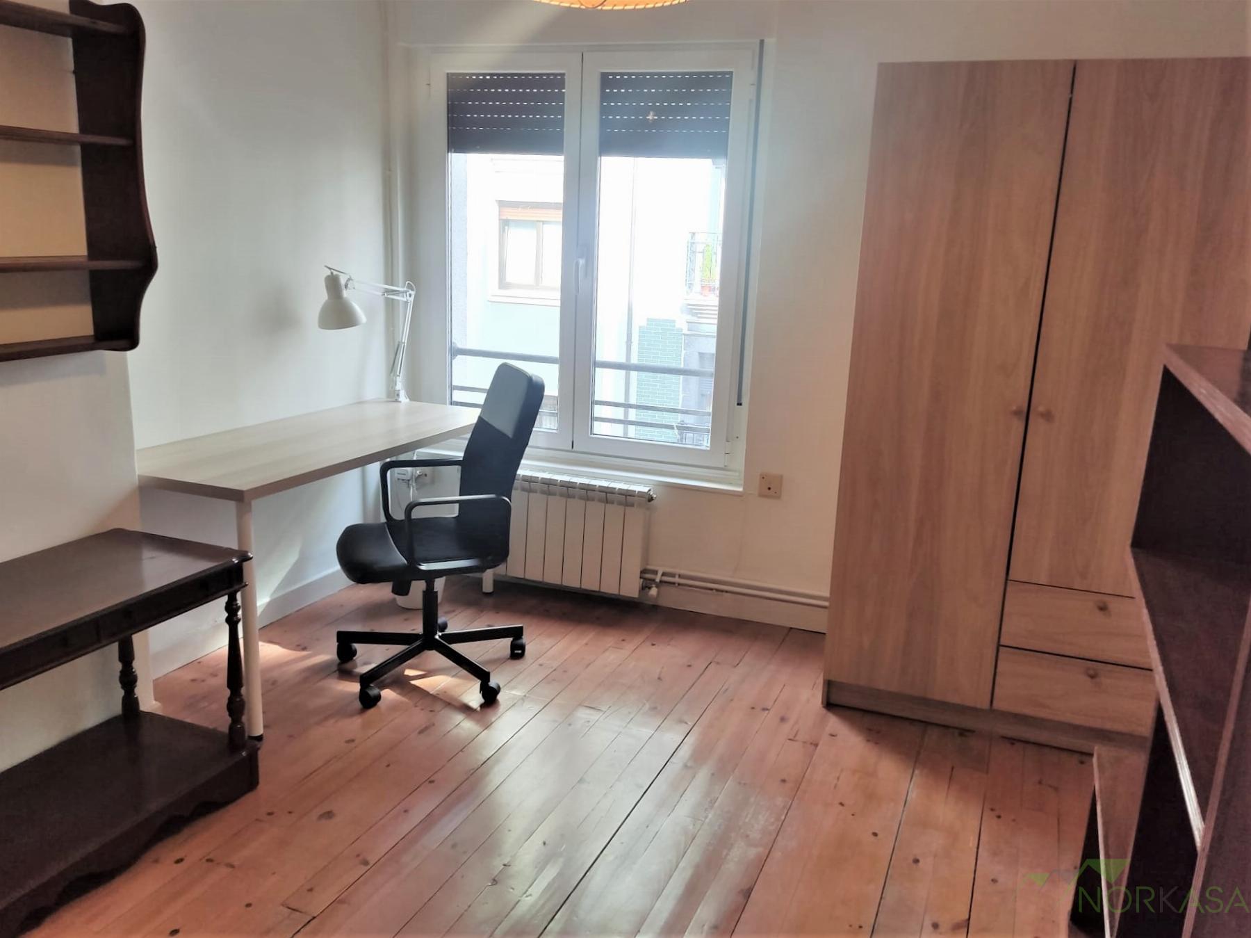 For rent of flat in Oviedo