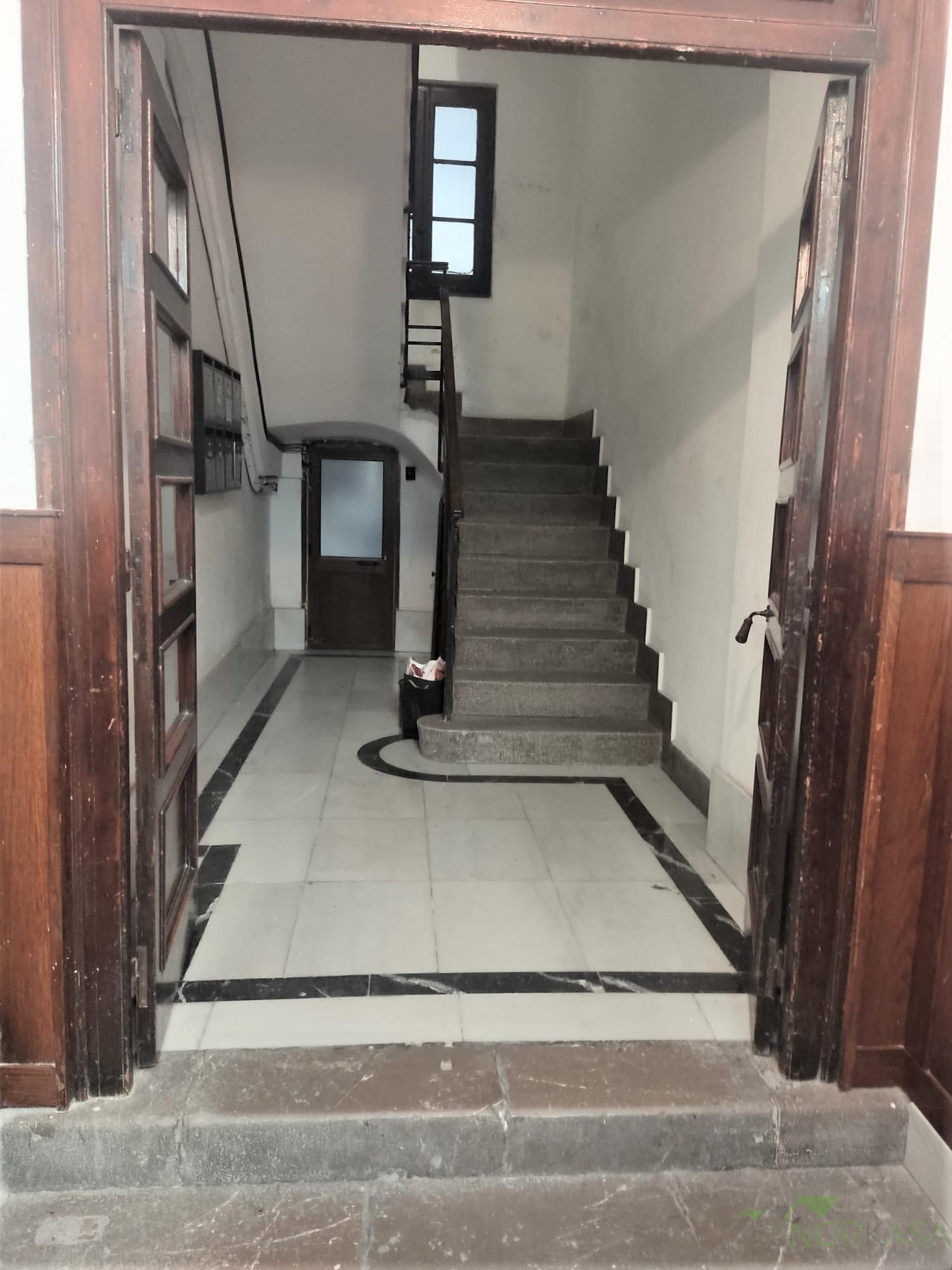 For rent of flat in Oviedo