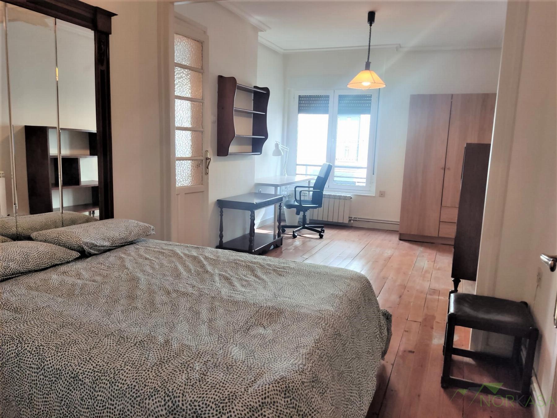 For rent of flat in Oviedo