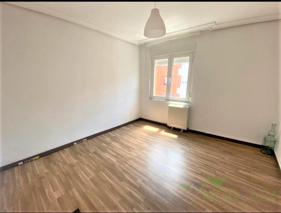 For sale of flat in Oviedo