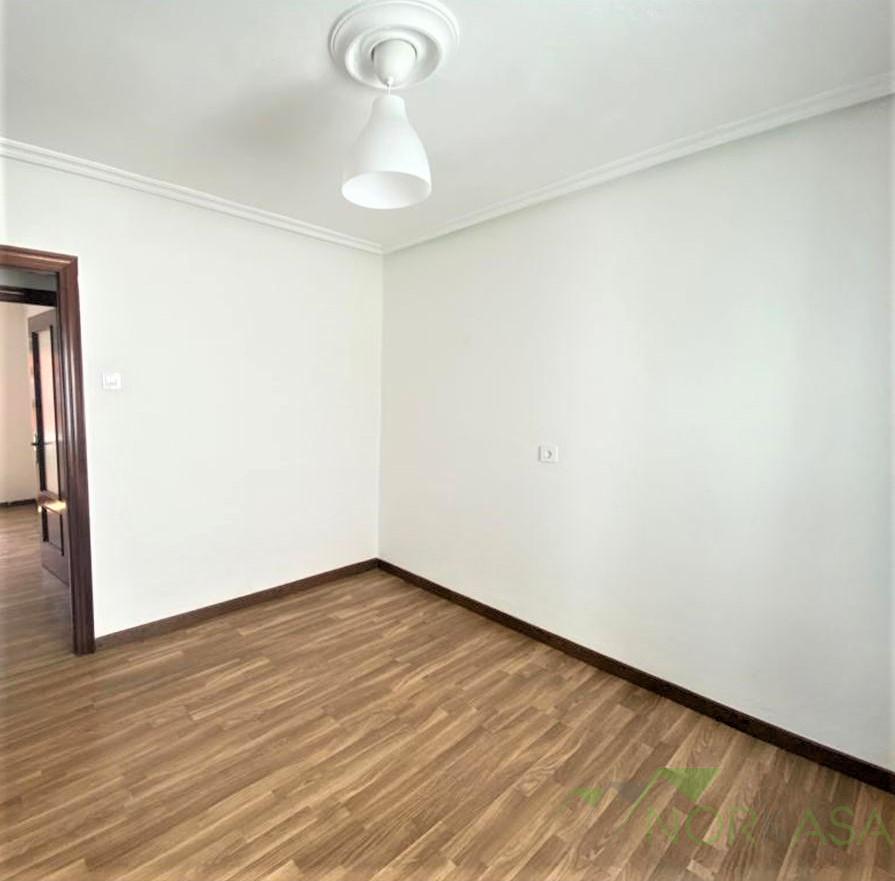 For sale of flat in Oviedo