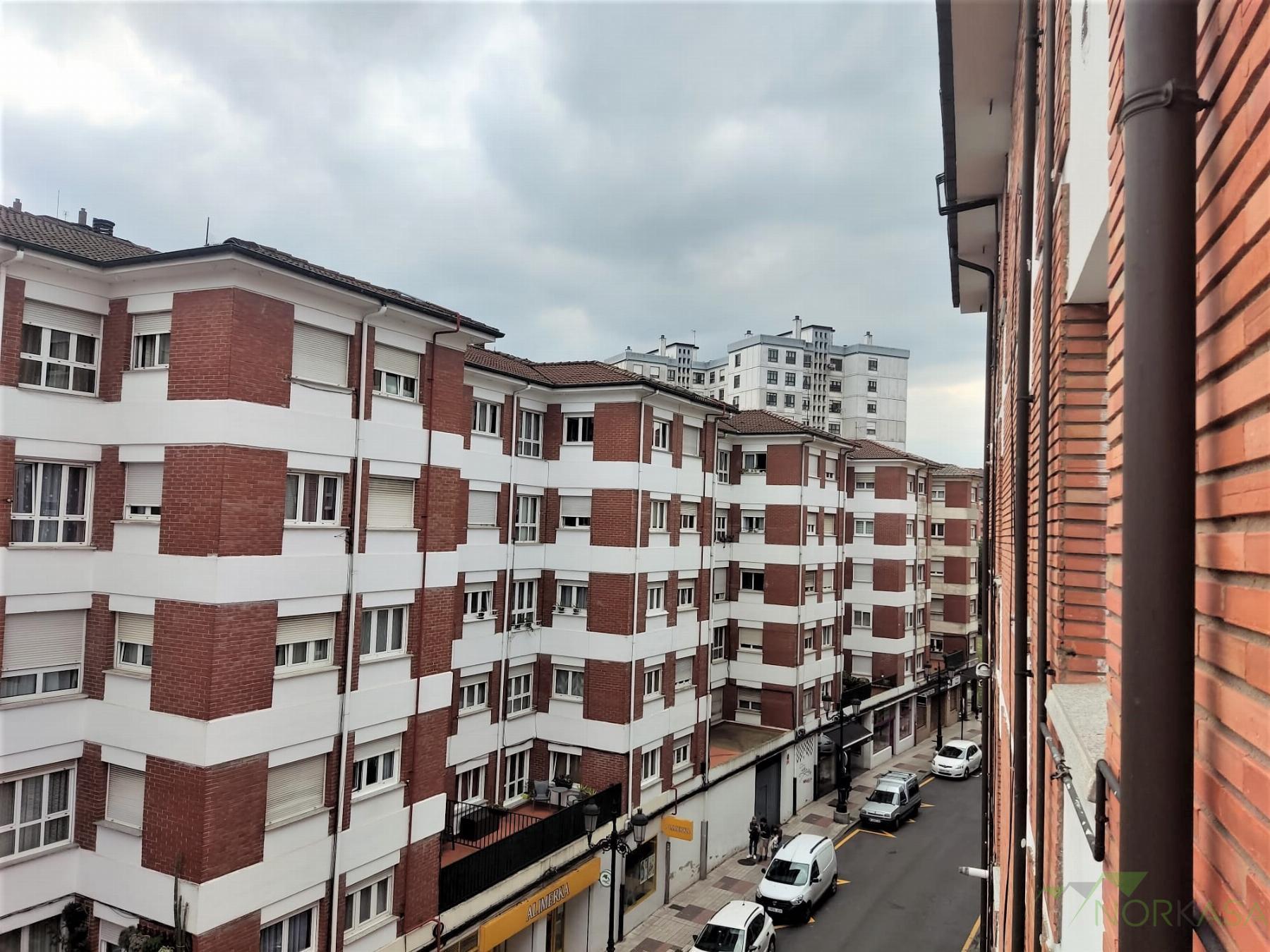 For sale of flat in Oviedo