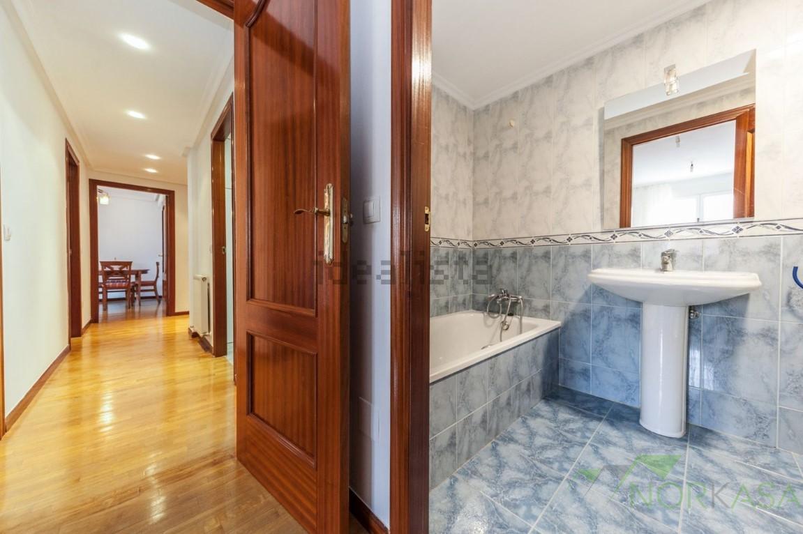 For sale of flat in Gijón