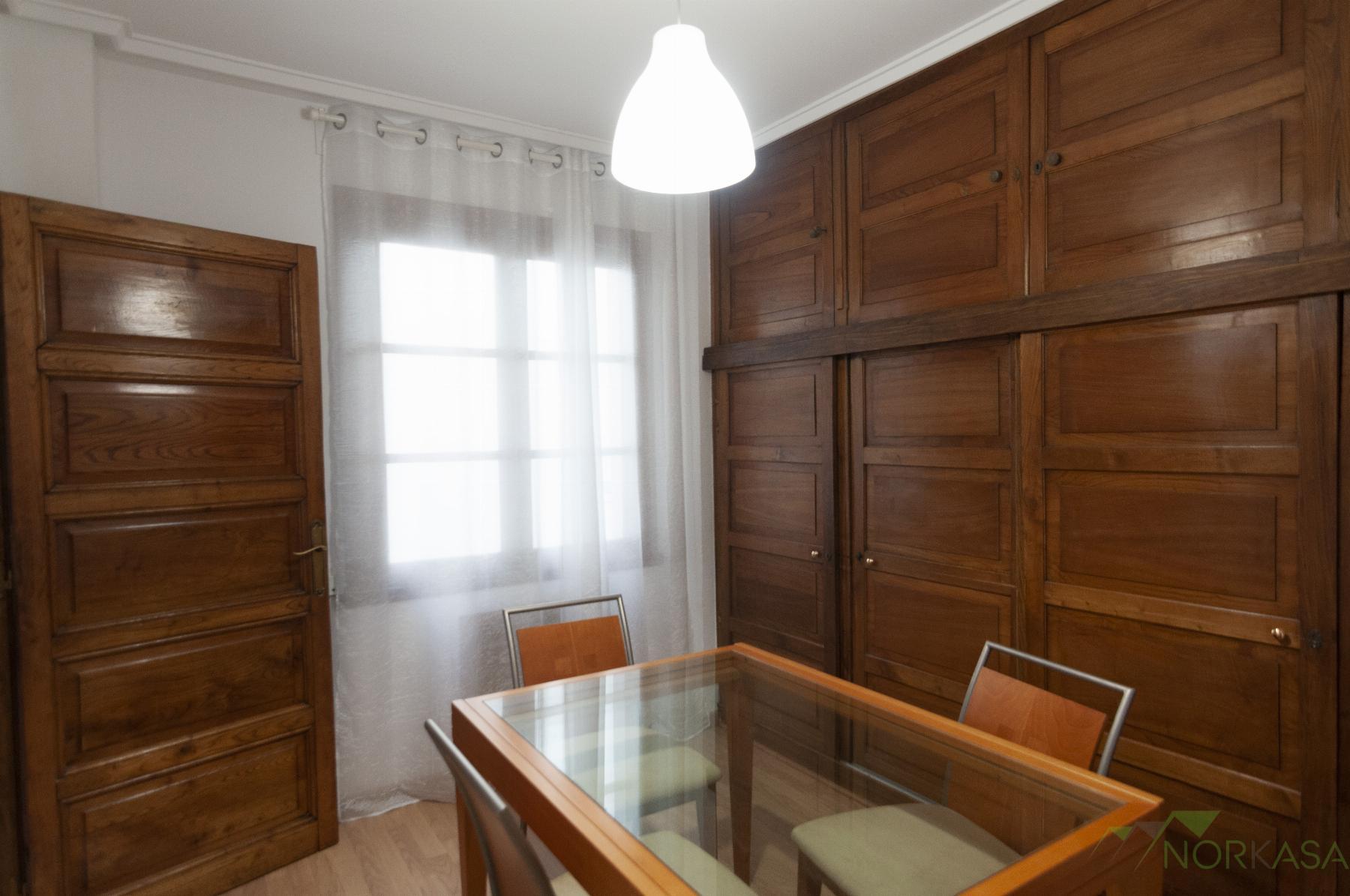 For rent of flat in Oviedo