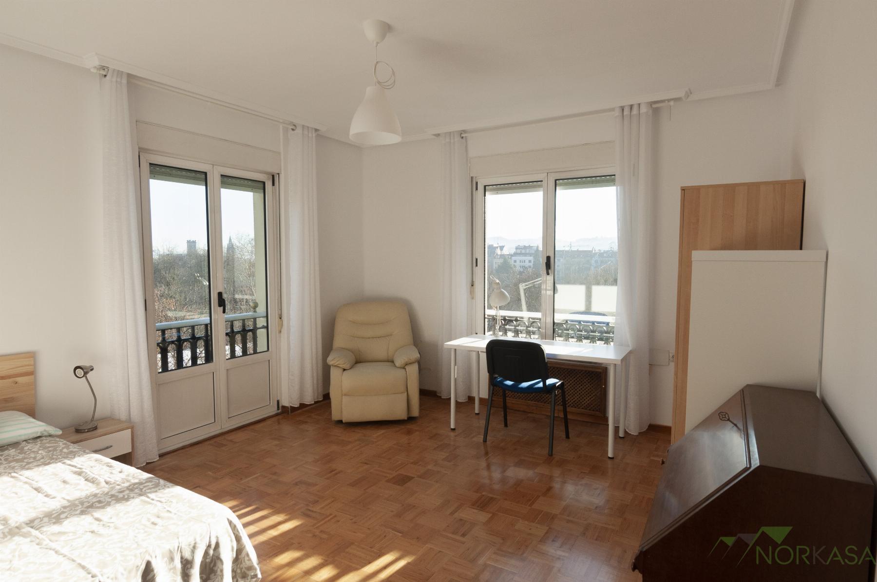 For rent of flat in Oviedo