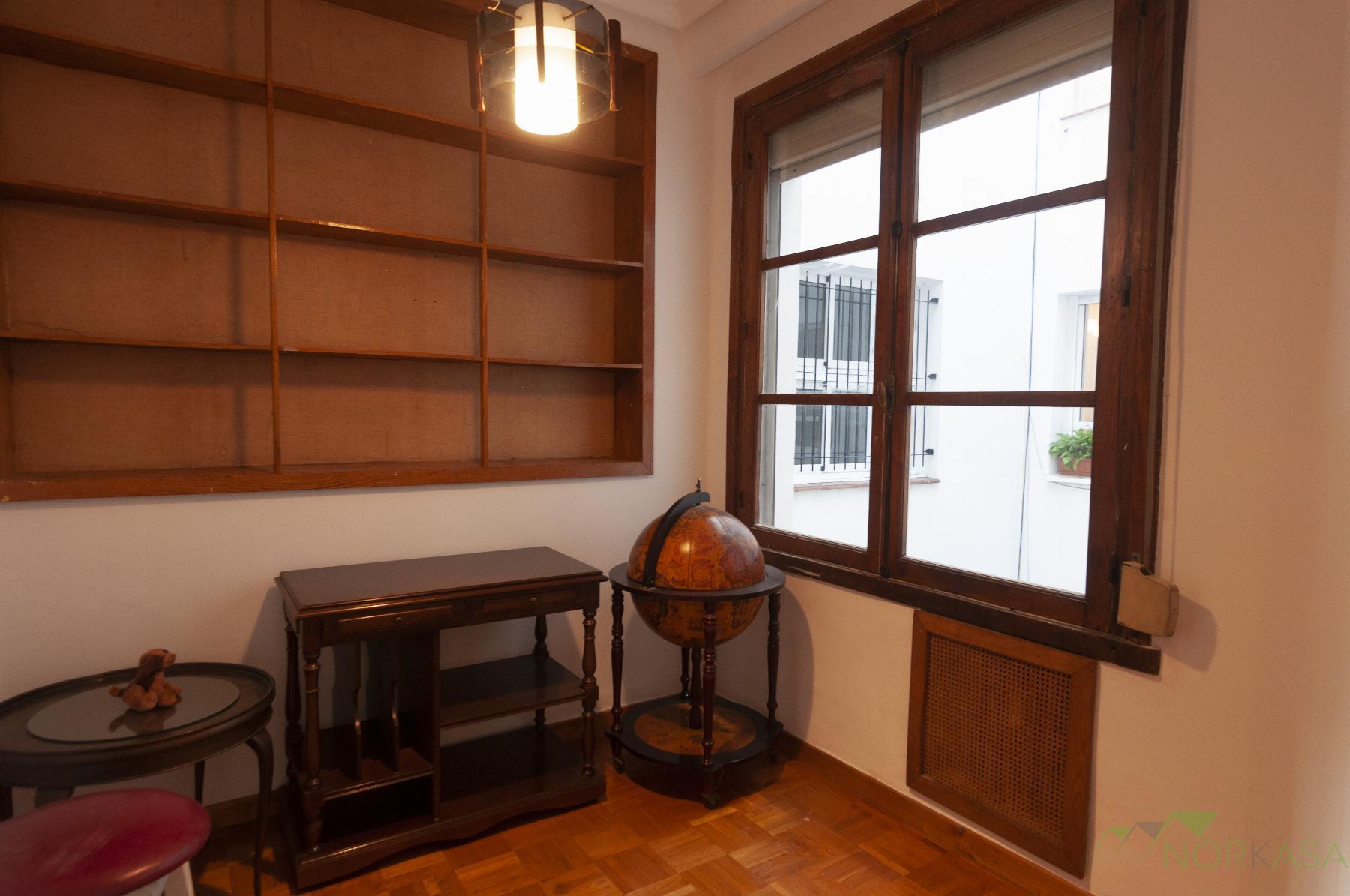 For rent of flat in Oviedo